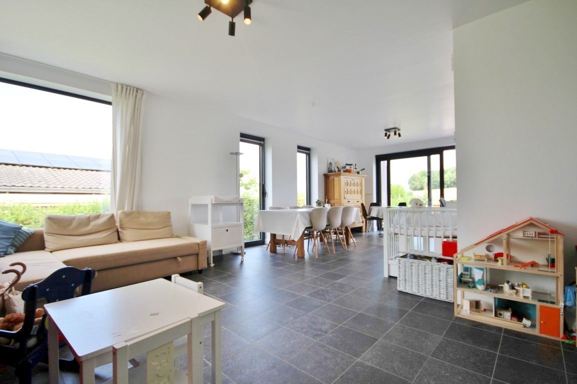 Moderne woning met 3 slaapkamers en tuin in het rustige Landen foto 9