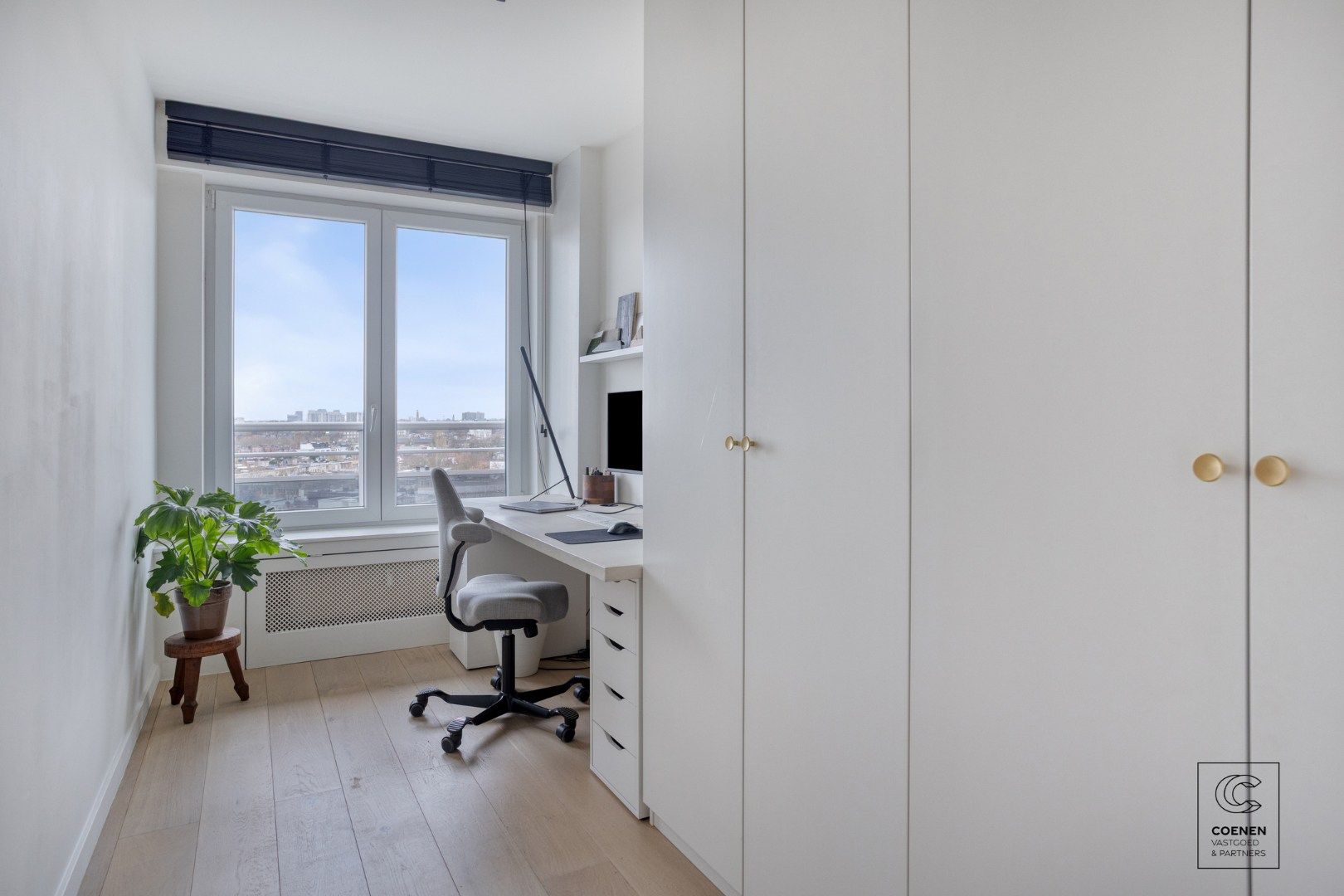 Stijlvol gerenoveerd appartement met 2 slaapkamers & zonnig terras op toplocatie te Berchem foto 10