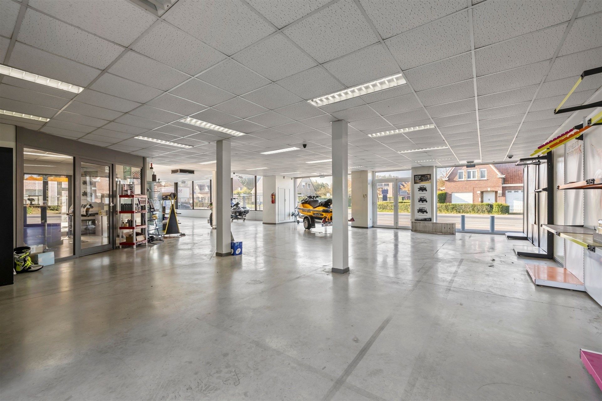 Uitstekend gelegen commercieel gebouw met showroom + werkplaats van in totaal 633m² foto 8