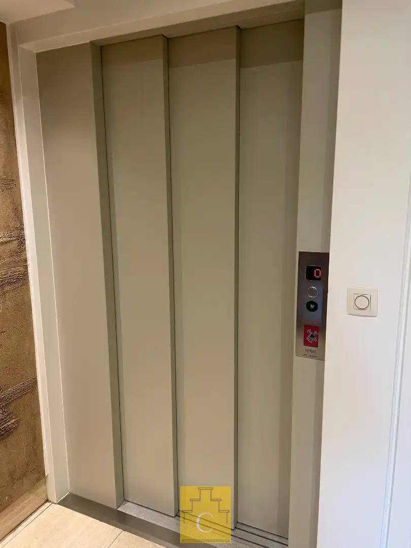 Ruim hoekappartement (155 m2) te Sint-Andries, 3 slaapkamer, terras , lift en garagebox foto 19