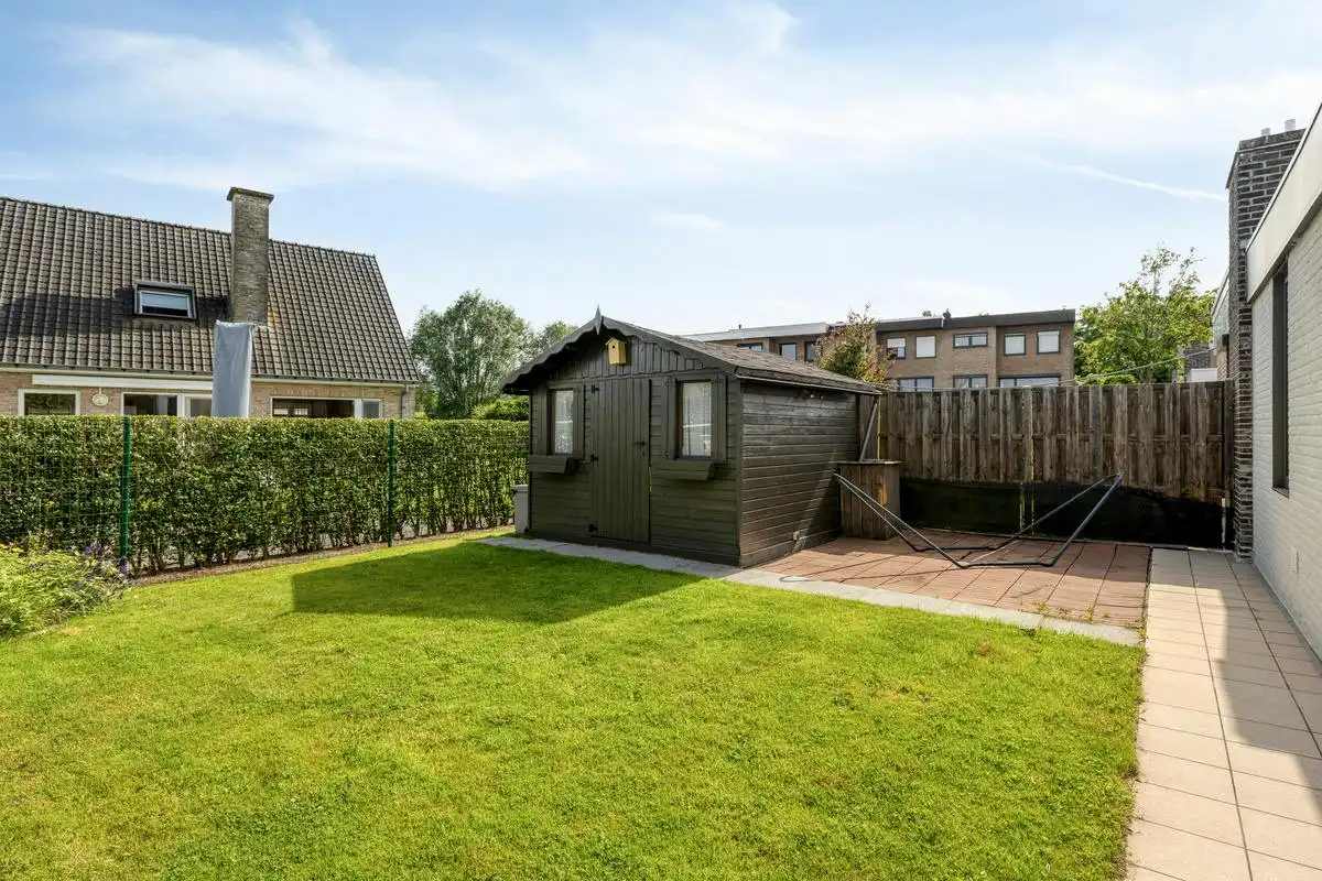Bungalow met tuin en garage  te koop in Zwevegem! foto 14