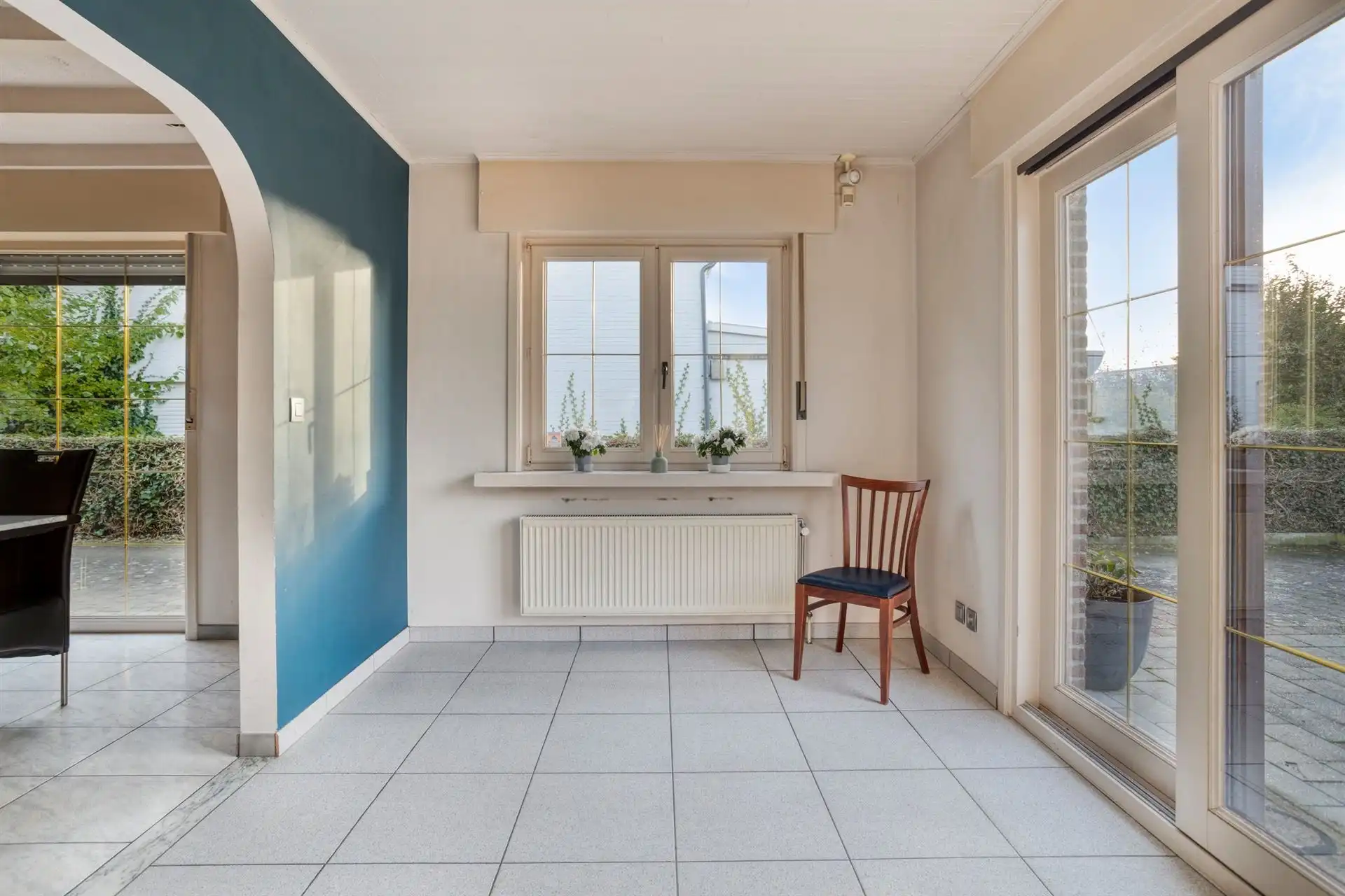 Op te frissen woning met 5 slpks nabij centrum Oostmalle! foto 9