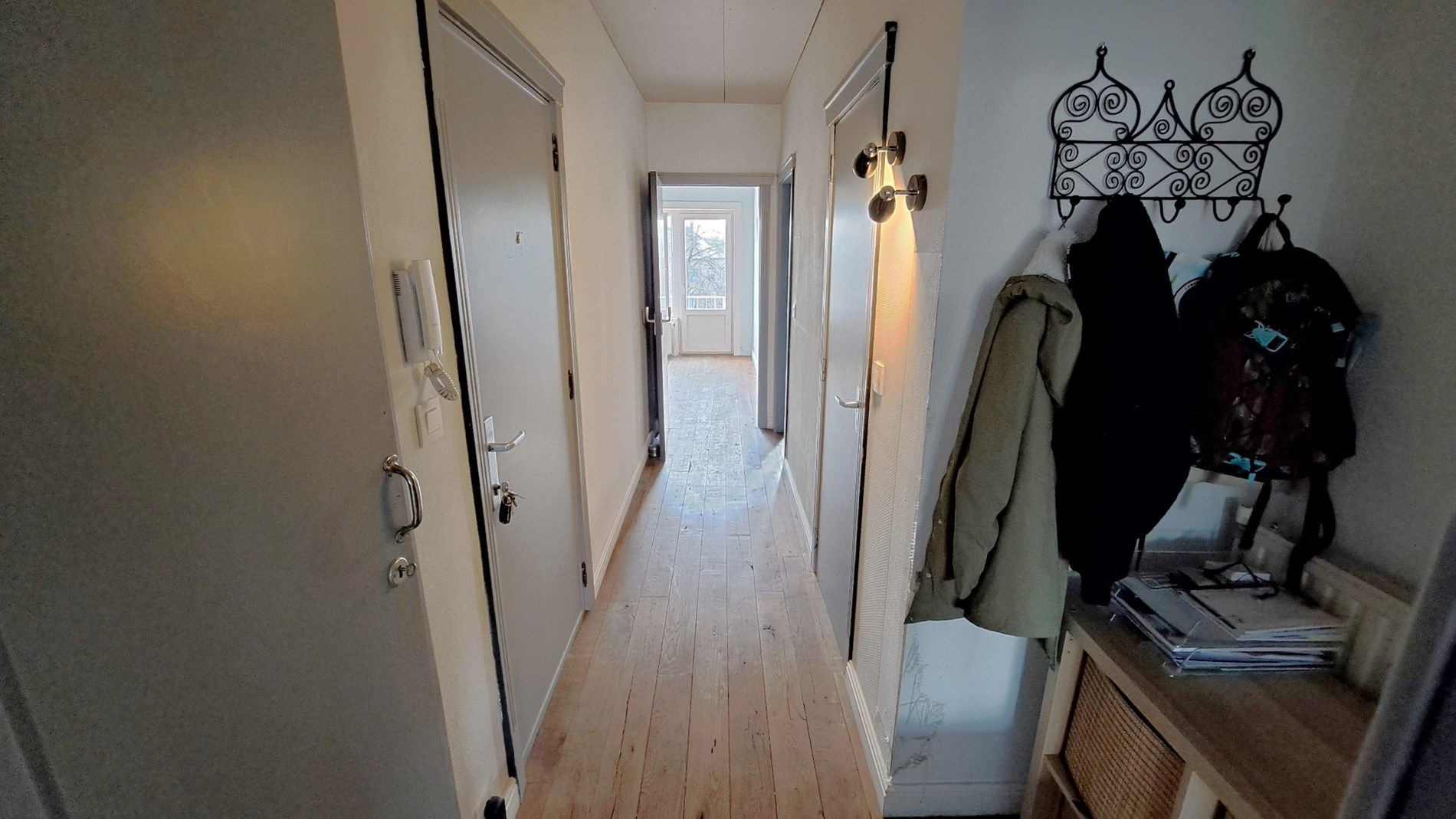 Instapklaar appartement met 2 slaapkamers, terras en kelder foto 6