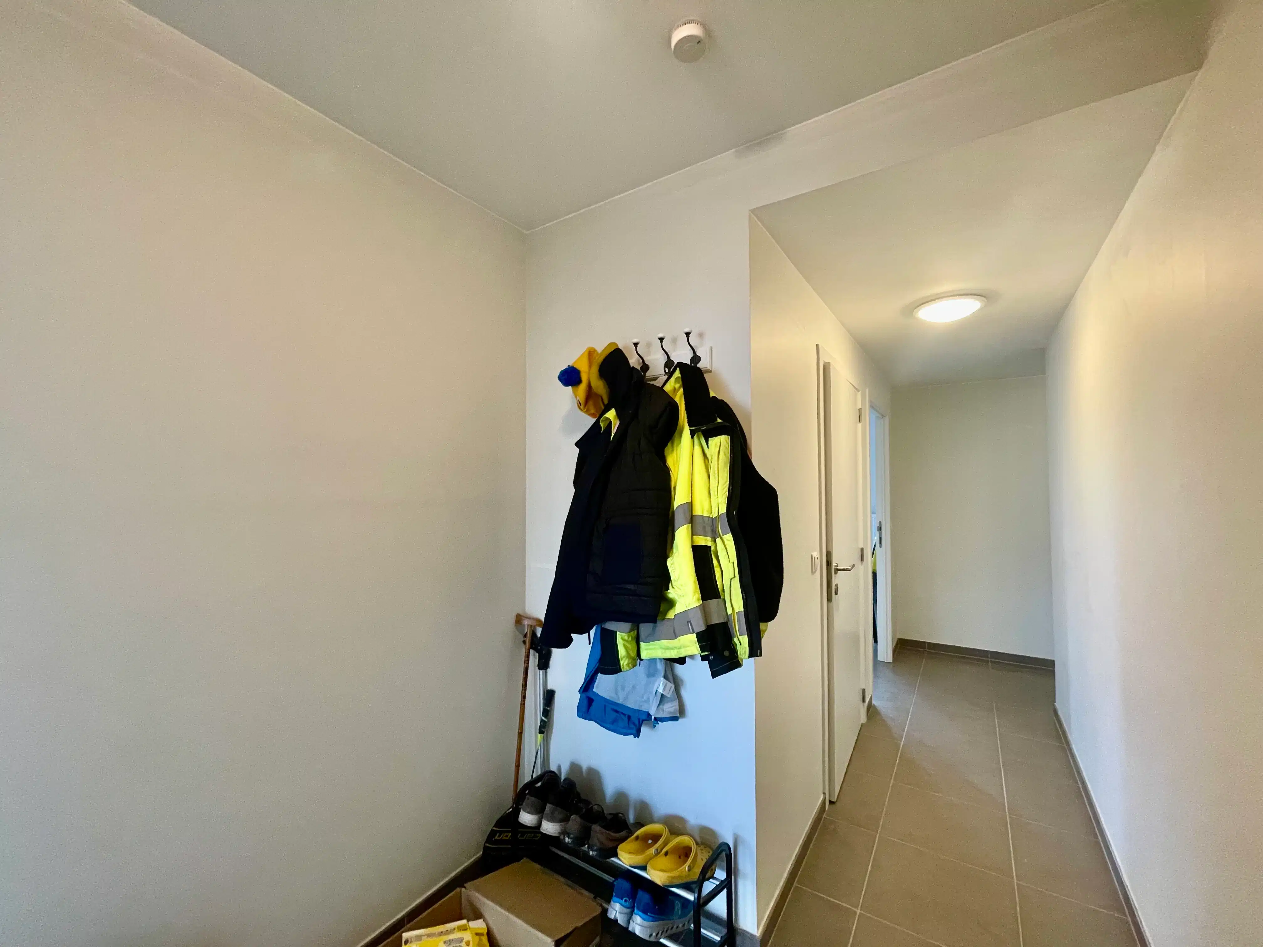 Recent appartement met twee slaapkamers en autostaanplaats foto 2