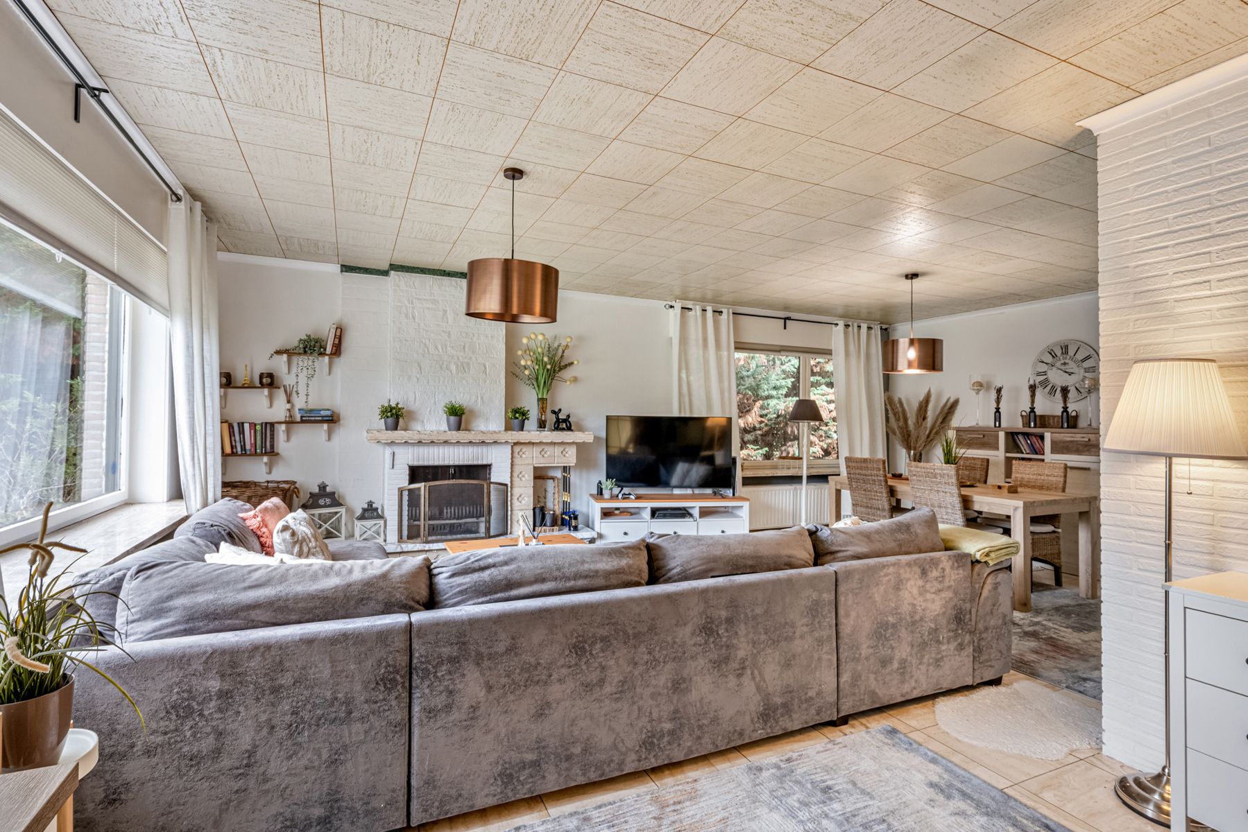 Ruime woning met 3 slaapkamers, garage en grote tuin foto 4