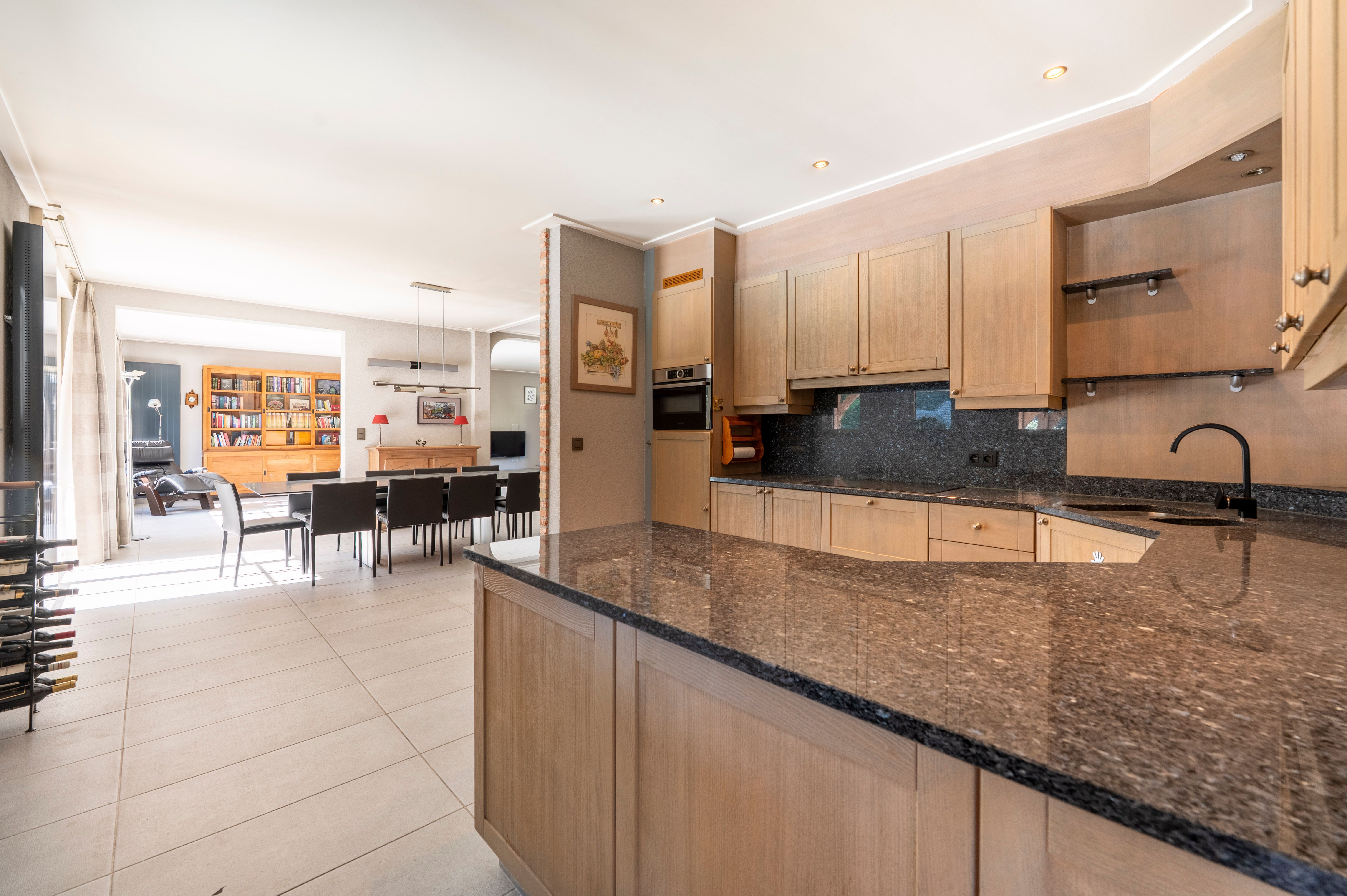 Instapklare laagbouwvilla nabij het centrum van Brasschaat. foto 12