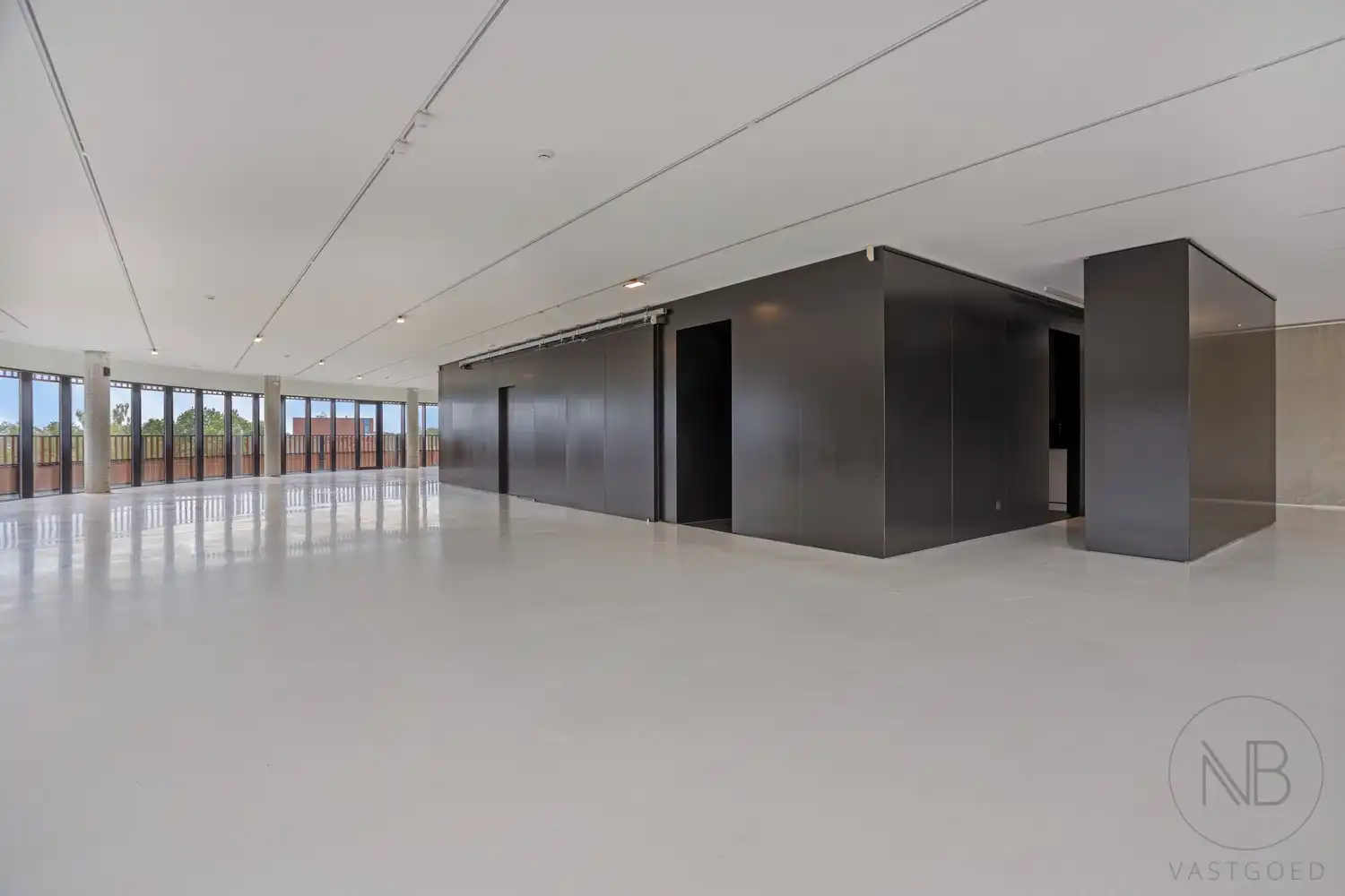 Instapklaar bedrijfsruimte van ca. 420 m² in het Botta-gebouw foto 40