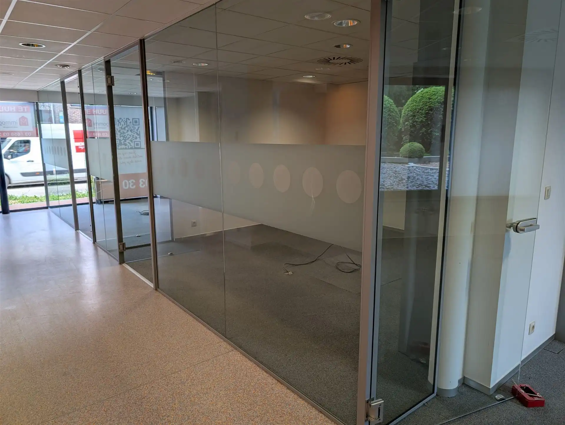 Praktijkruimte / kantoor op een bijzonder commerciële locatie in centrum 's-Gravenwezel foto 12