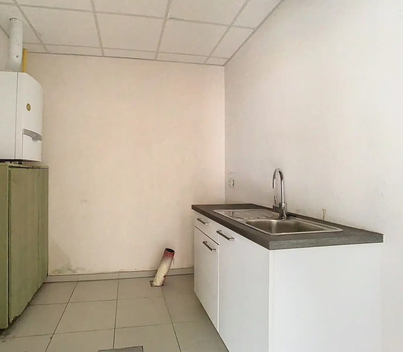 Centraal gelegen, polyvalente handelsruimte! foto 3