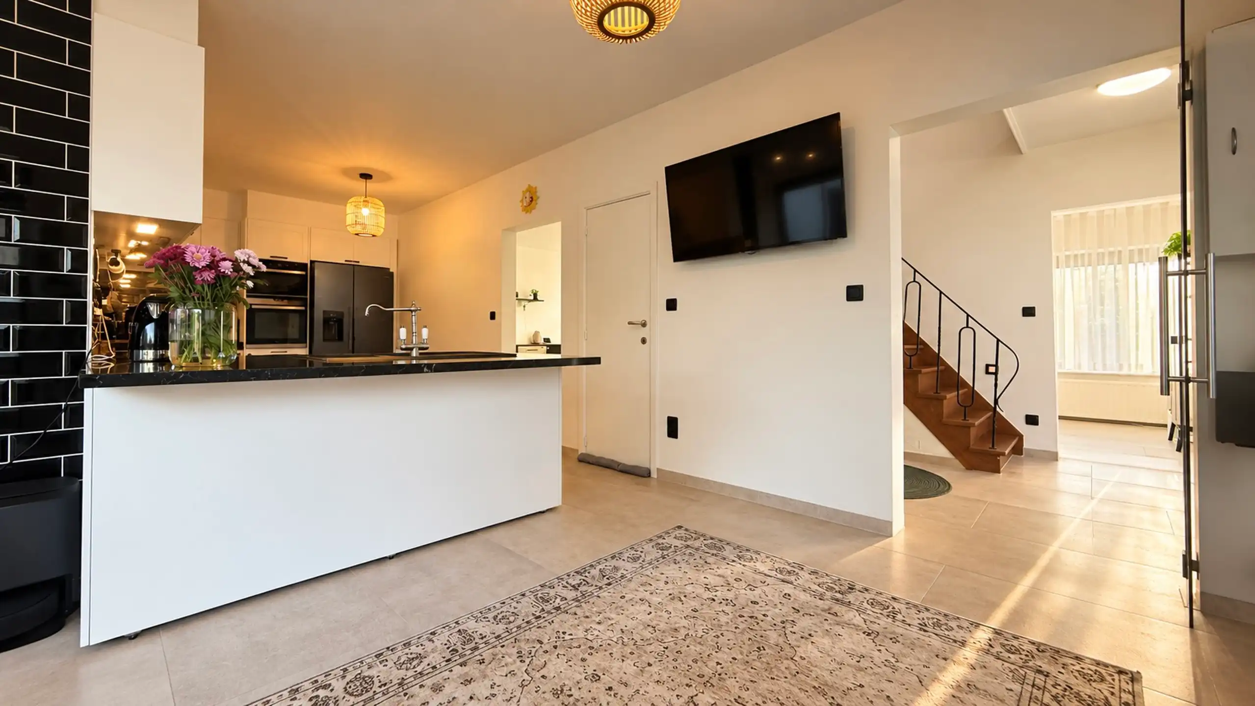 Halfopen bebouwing met 3 slaapkamers, garage en ruime tuin! foto 11