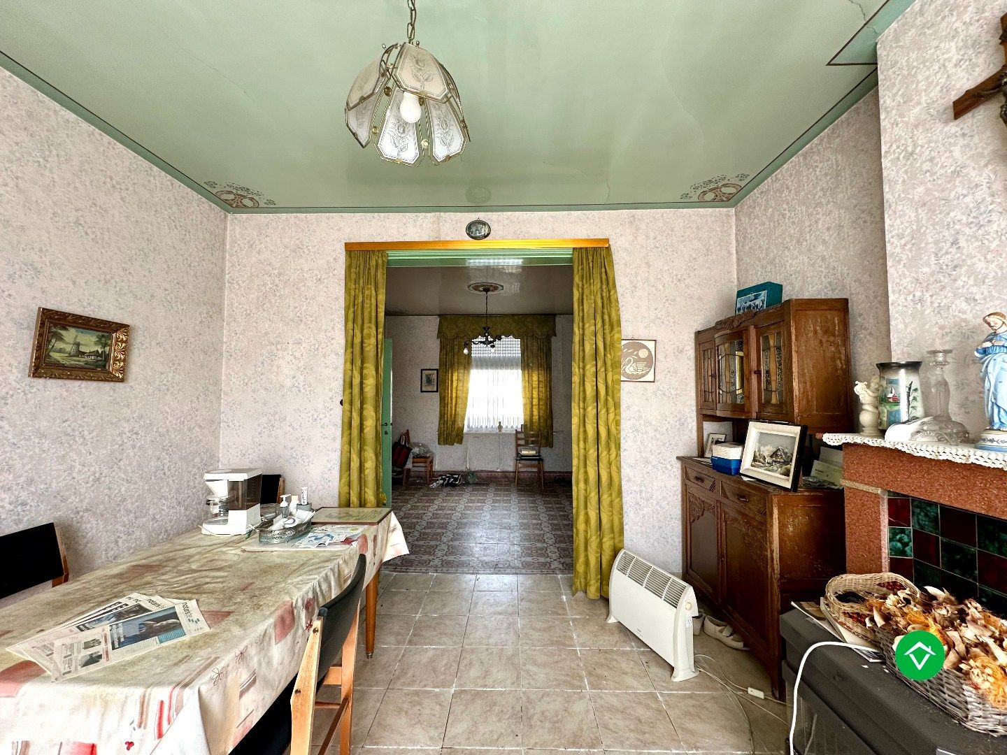 Te renoveren of te slopen woning op ruim perceel van 854 m² in Ichtegem - ideale opportuniteit voor wie wil bouwen of renoveren in een landelijke omgeving. foto 8