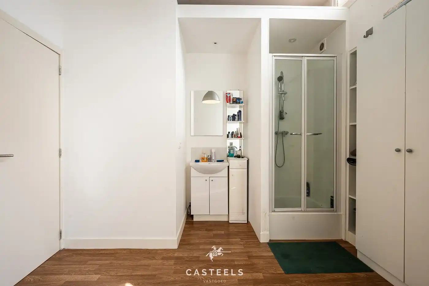 Gerenoveerd gelijkvloers appartement vlak bij Dampoort foto 15