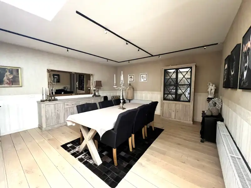Ruim luxe appartement/duplex met garage! foto 6