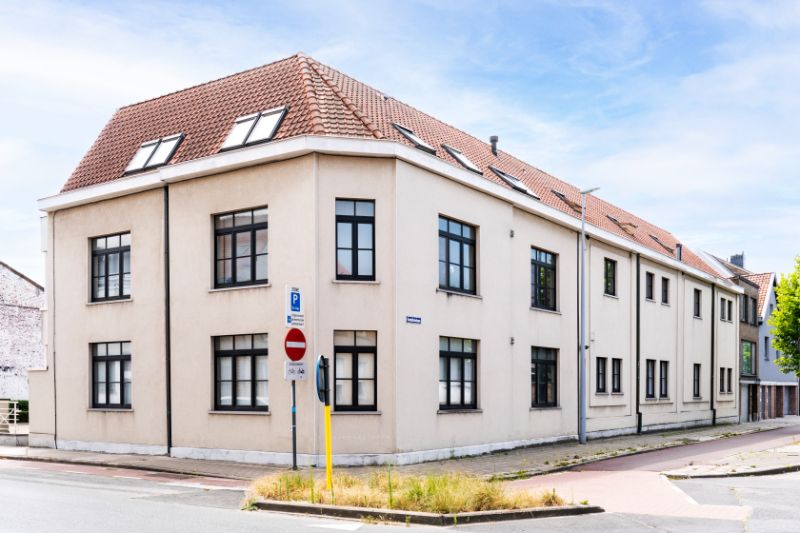 Centrum Roeselare : zeer verzorgde opbrengsteigendom te koop nabij centrum en station bestaande uit 6 appartementen-4 woningen en 10 staanplaatsen foto 23