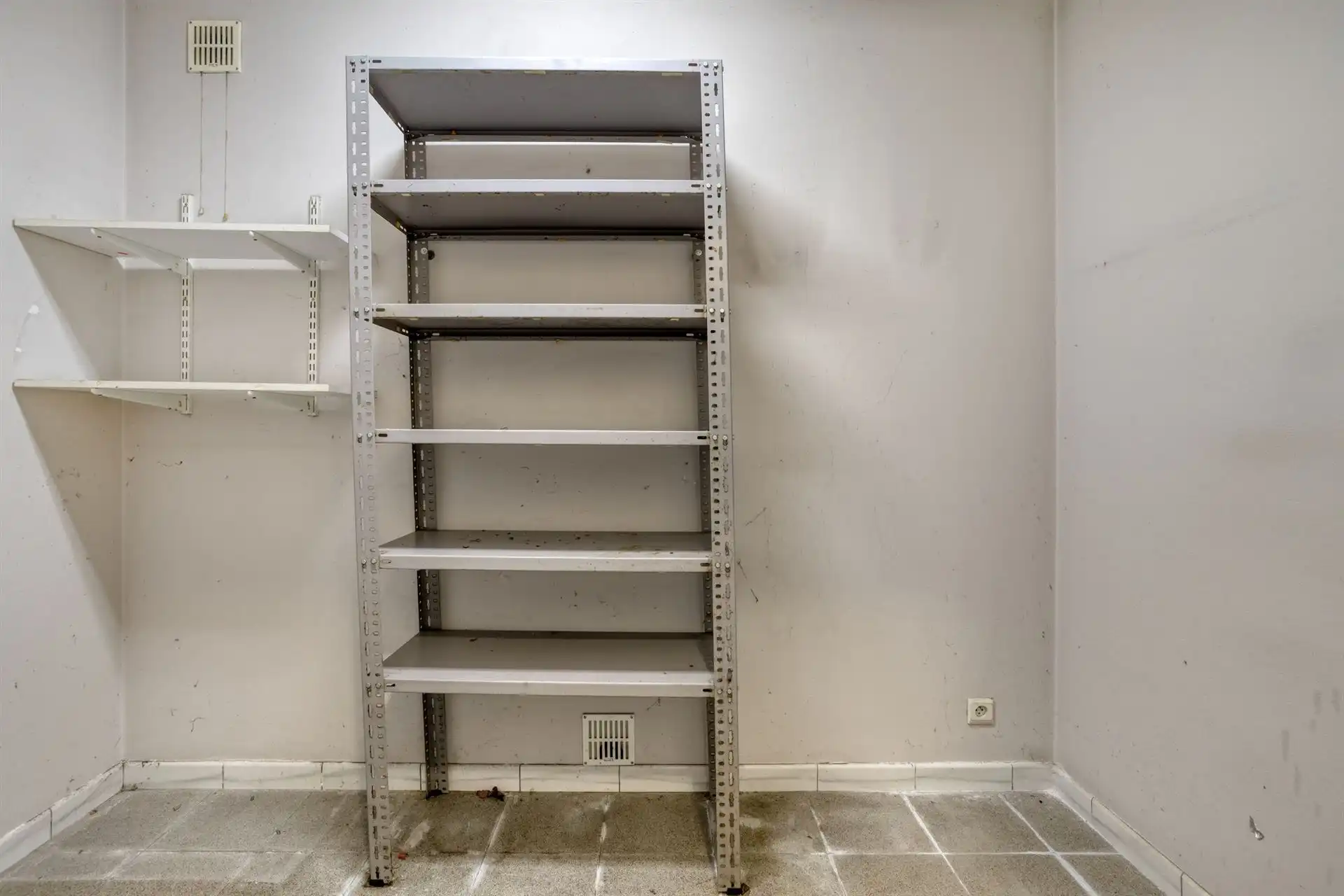 Vrijstaande woning op 612m². Rustig gelegen. foto 14