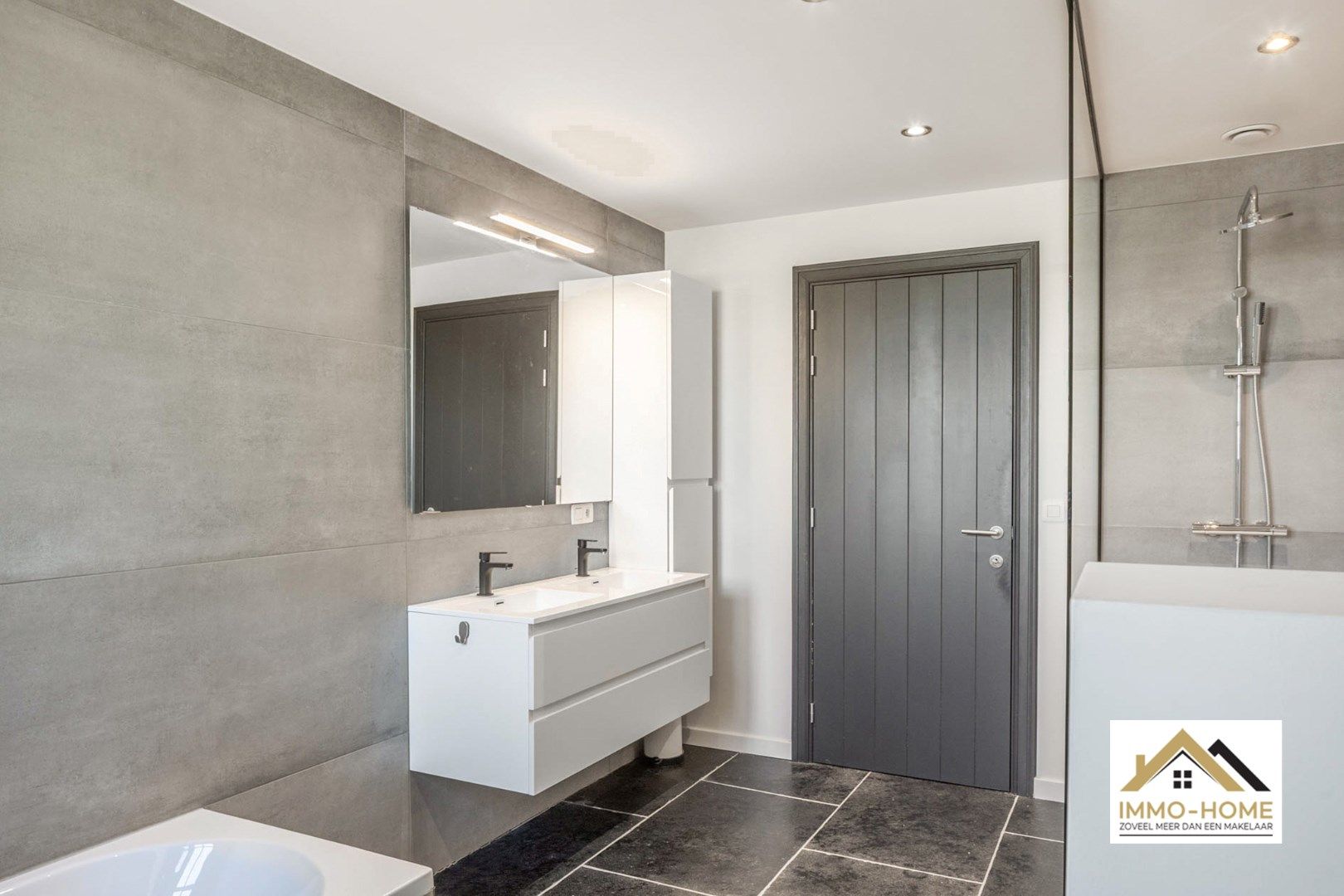 Prachtige hoogwaardige woning met zwembad!! foto 18