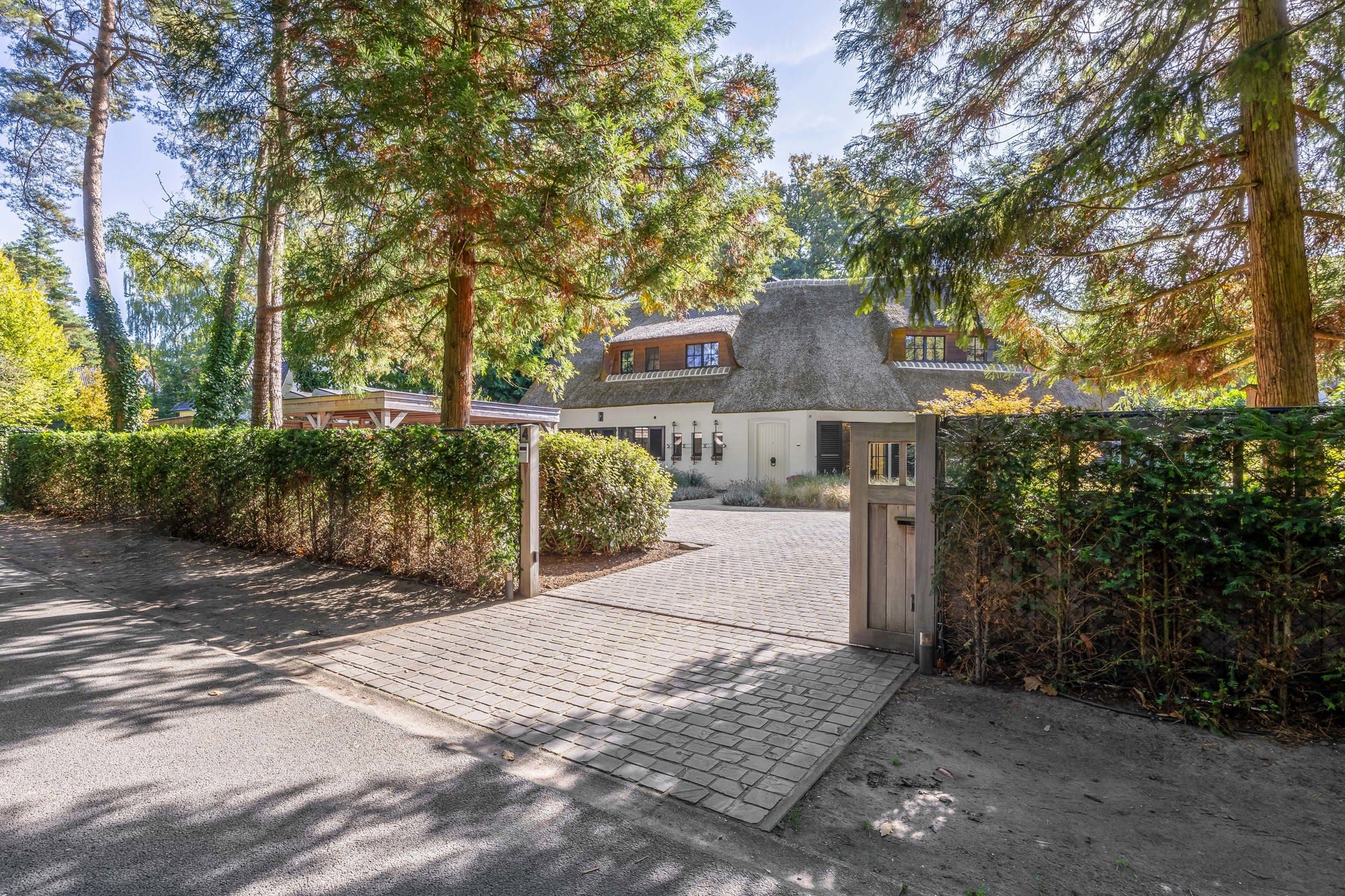 Rietgedekte charmevilla te huur in Koningshof foto 6