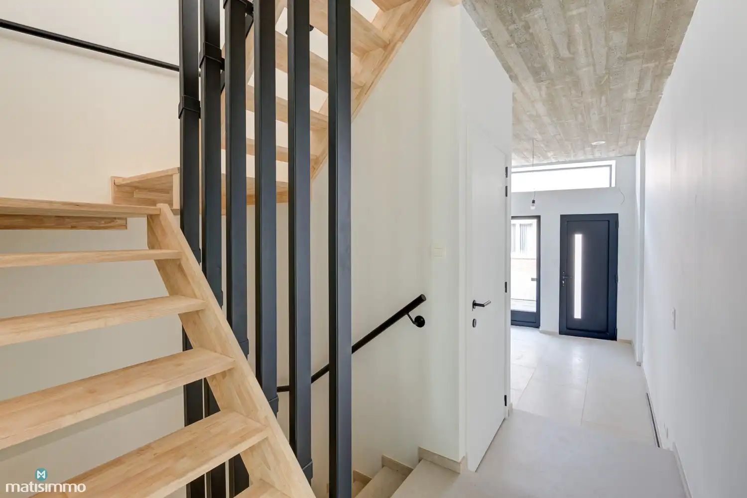 VOLLEDIG VERNIEUWDE TUSSENWONING (EPC A) MET 3 SLAAPKAMERS, BETONKELDER EN TUIN IN STADSCENTRUM BILZEN foto 8