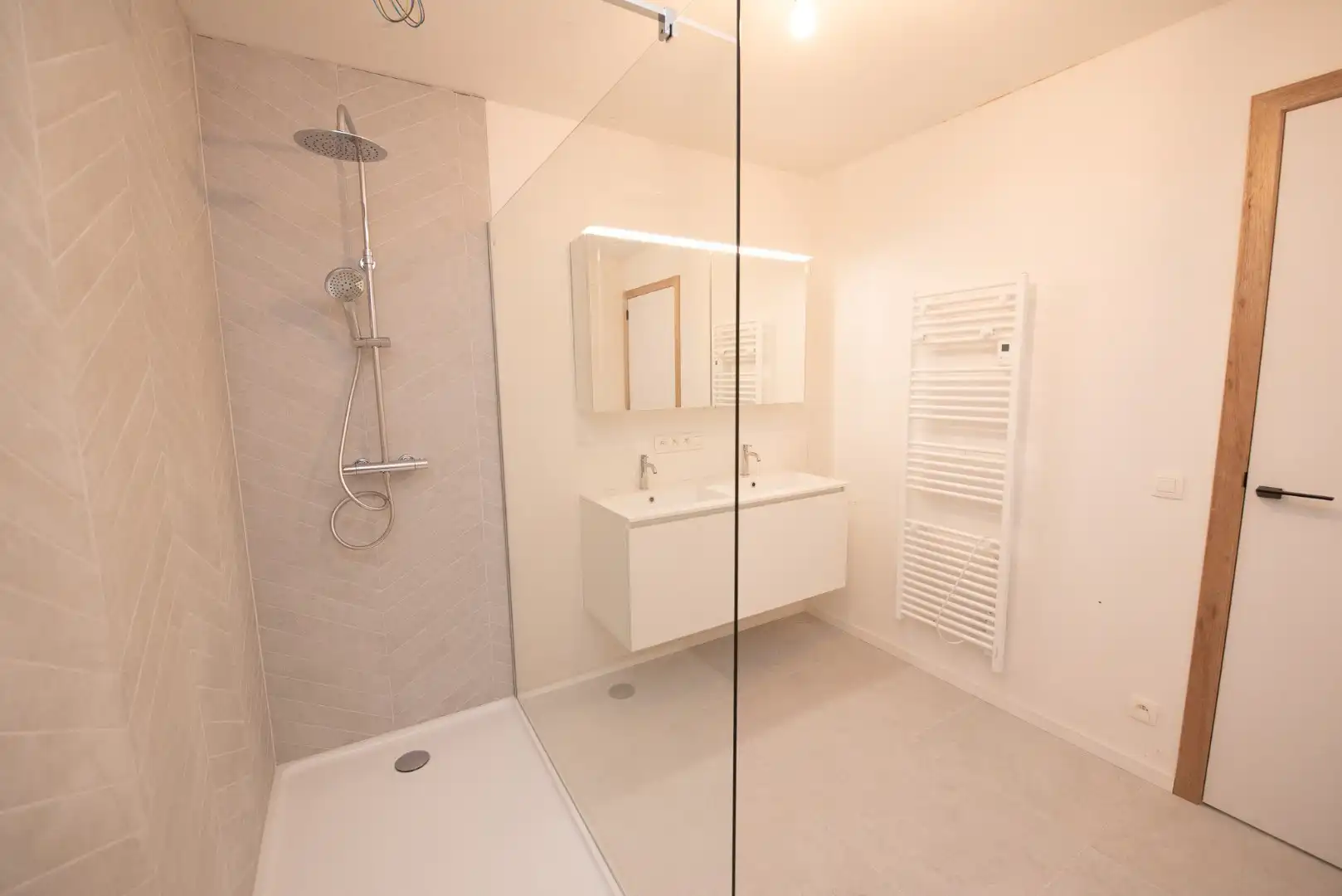 Prachtig, kwaliteitsvolle nieuwbouwappartement in het hartje van Kruishoutem! foto 13
