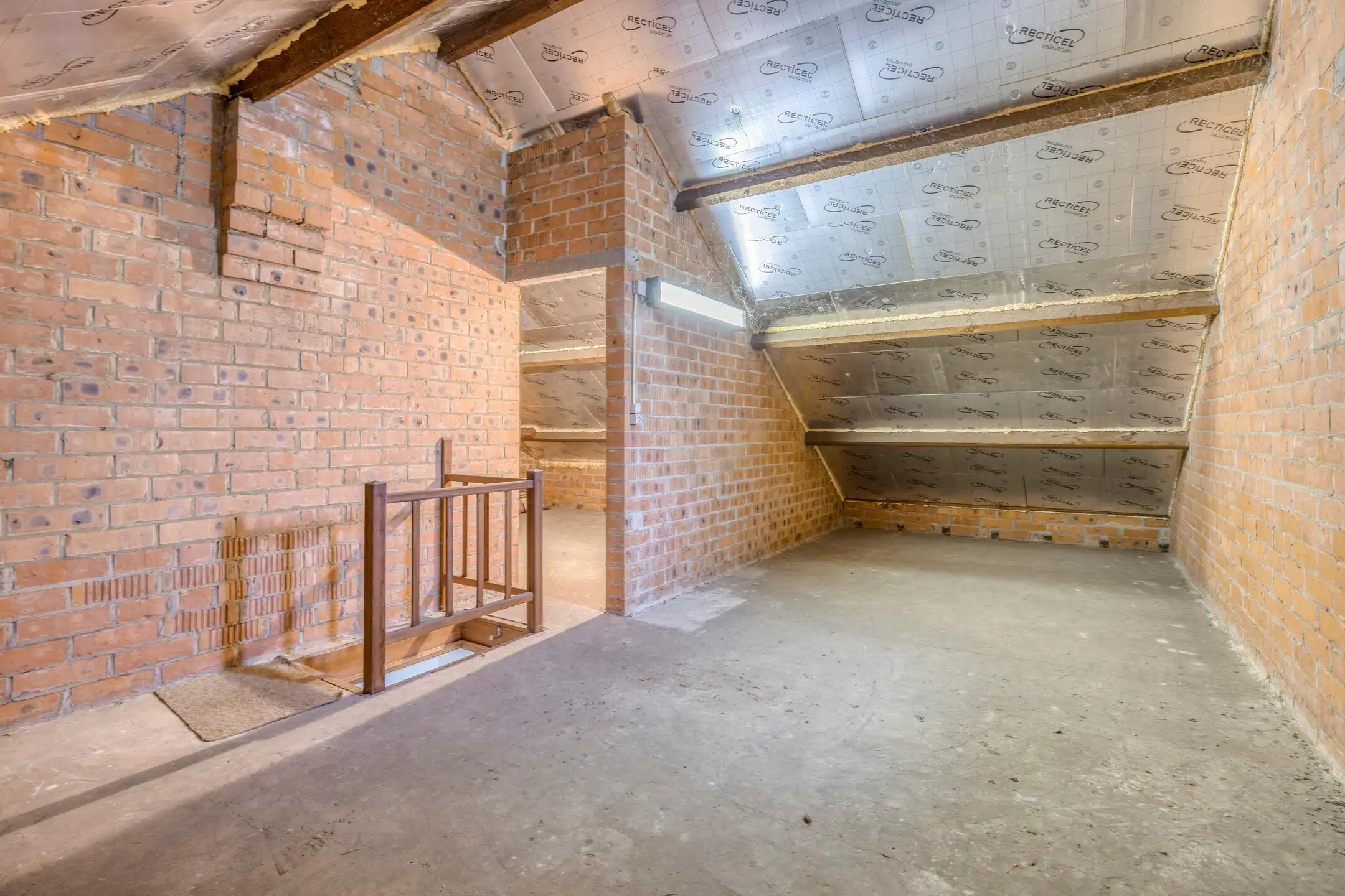 Ruime vrijstaande woning met potentieel foto 12