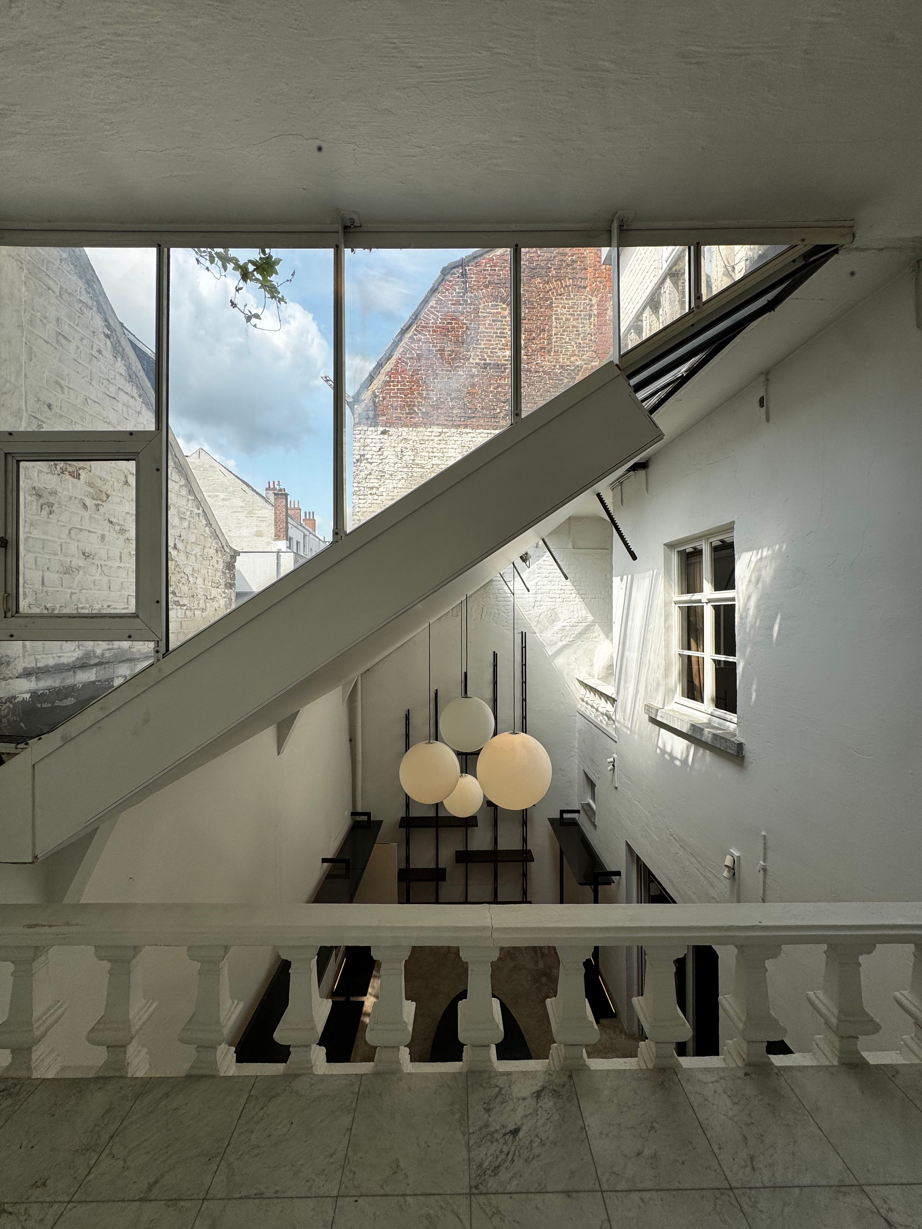 Volledig gerenoveerd handelspand met duplexappartement foto 14