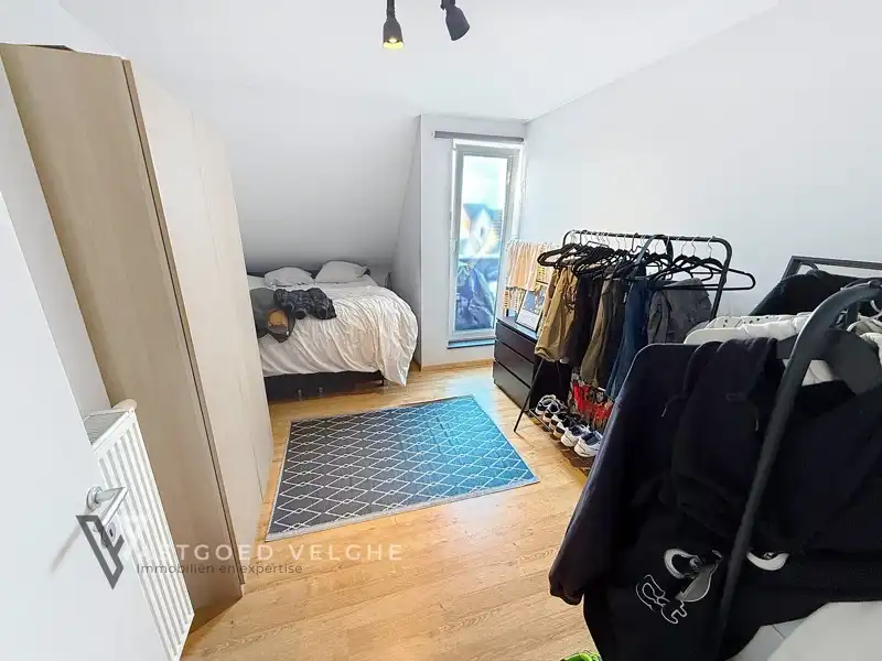 Te koop Eigentijds dakappartement van 89m² op centrale ligging met ruime zolder van maar liefst 30m² en garagebox van 20m² foto 16
