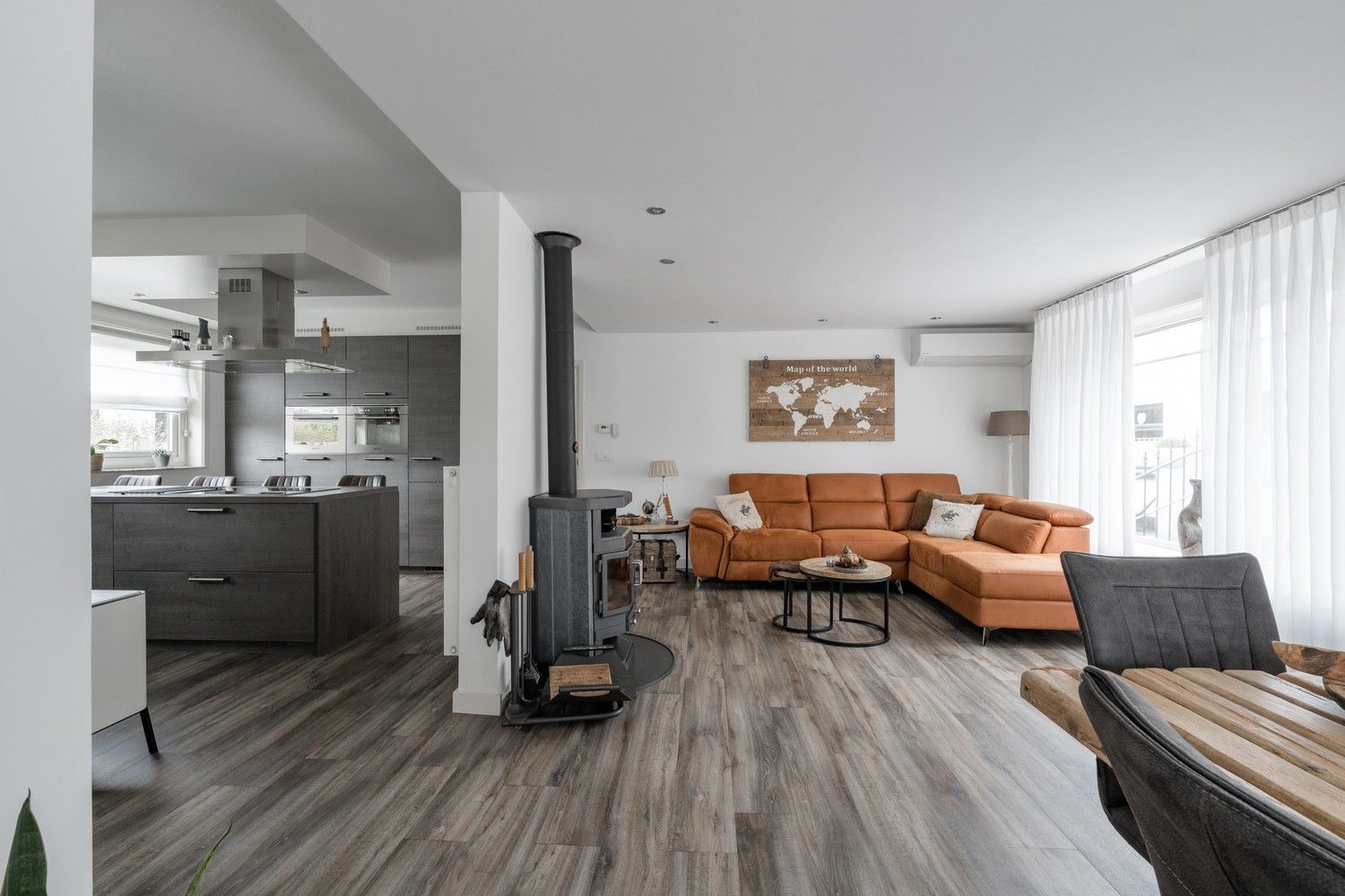 Vrijstaande woning met prachtig uitzicht op weilanden, rustige ligging nabij de Nederlandse grens! foto 13