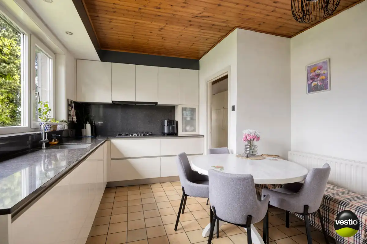 GELIJKVLOERSE WONING MET 3 SLK op 17A89CA NABIJ CENTRUM BILZEN. foto 11