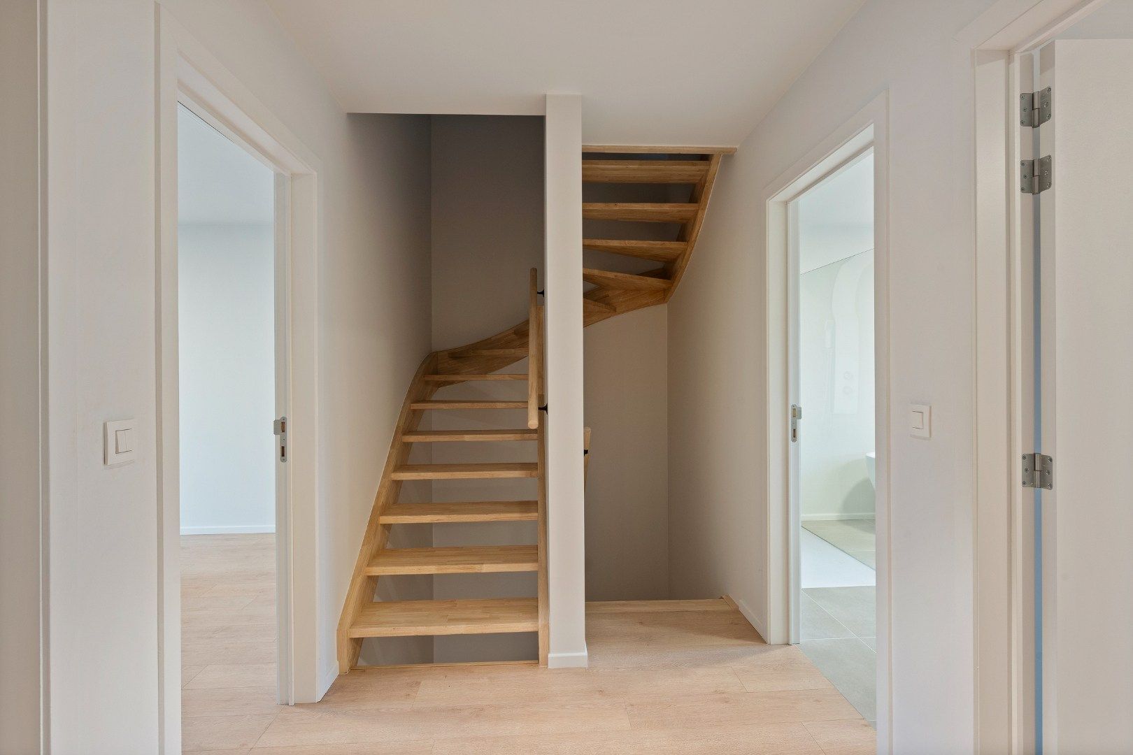 Nieuwbouwwoning met 3 slaapkamers en grote zolder, garage en tuin in Ooigem foto 8