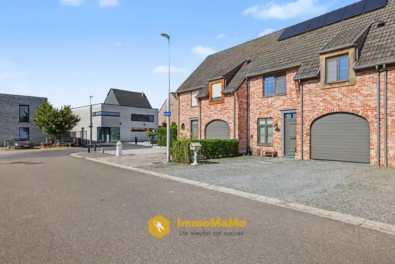 MODERNE & RUSTIG GELEGEN WONING MET 3 SLAAPKAMERS TE KOOP foto 2