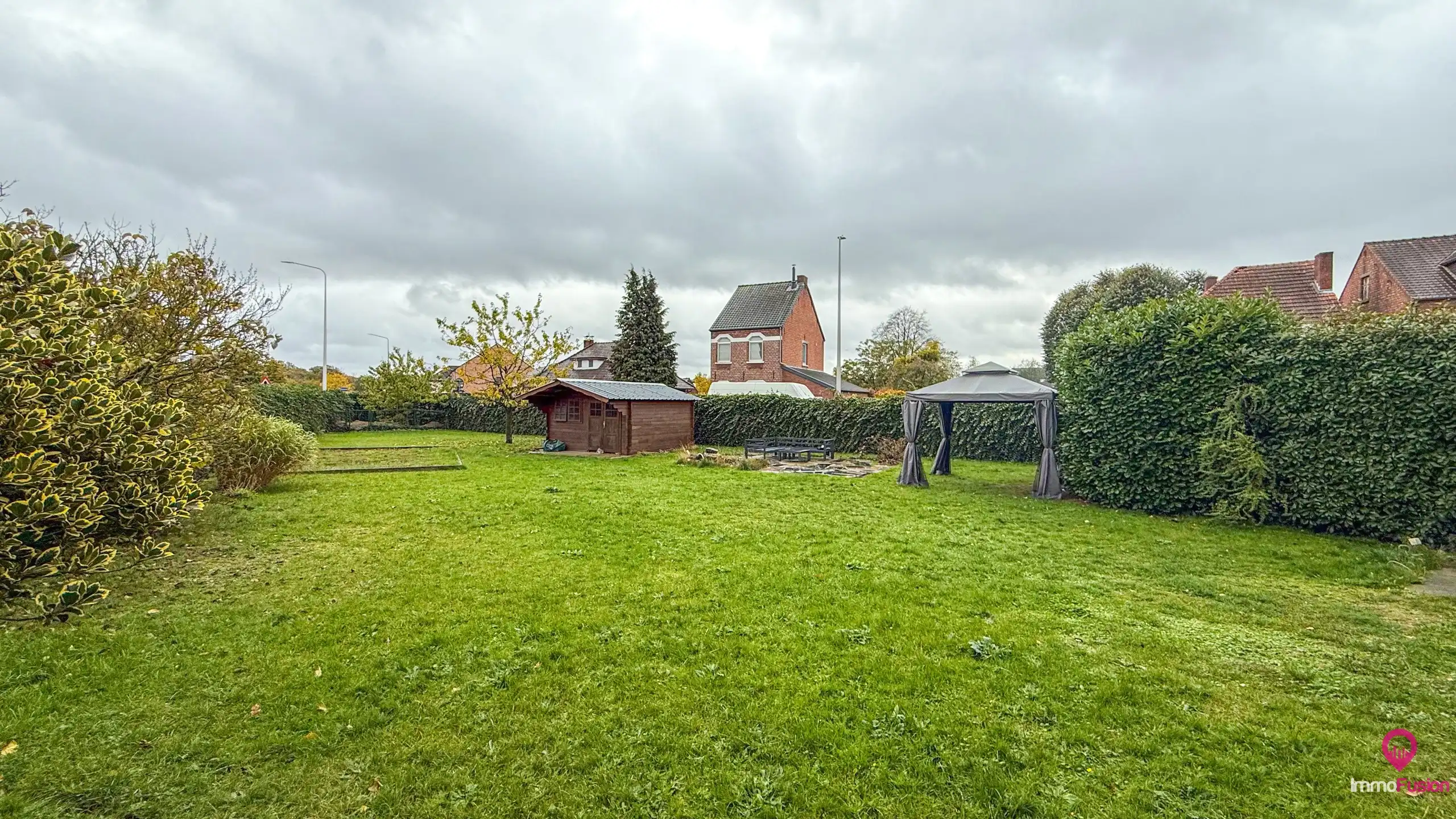 Instapklare open bebouwing met 4slpks op perceel van 10are! foto 28