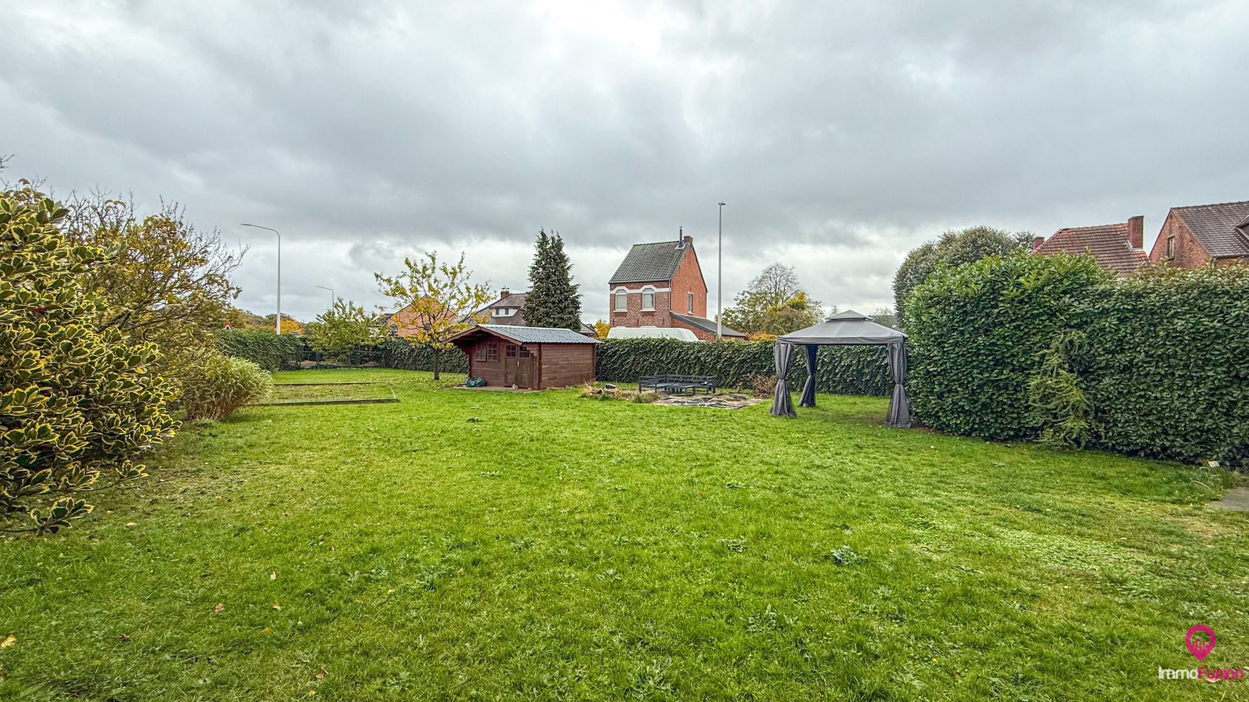 Instapklare open bebouwing met 4slpks op perceel van 10are! foto 28