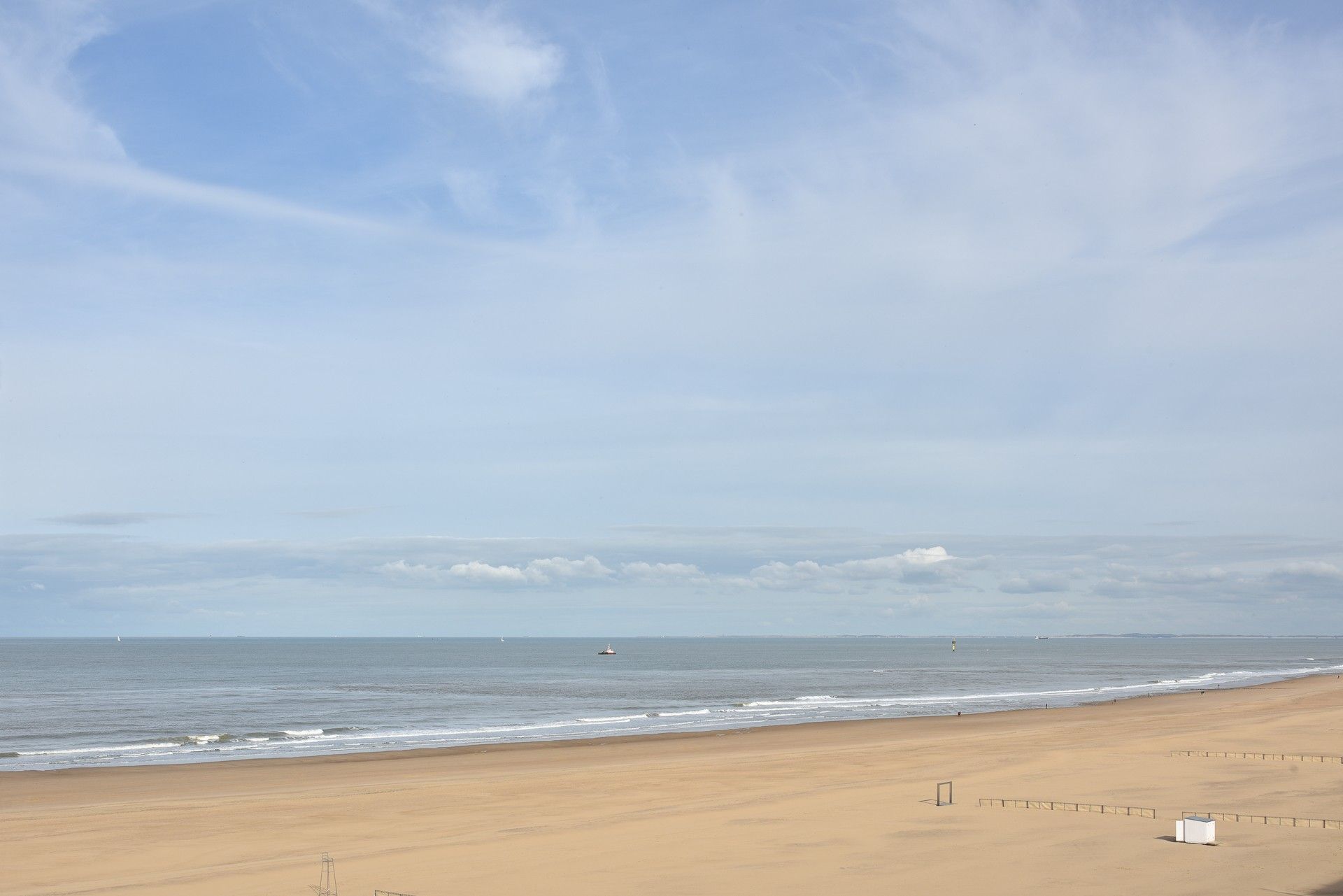 Ruim appartement, goed gelegen aan het Albertstrand te Knokke. foto 4