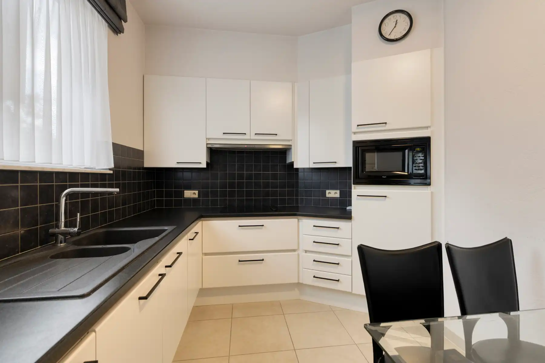 Ruim gelijkvloers appartement met terras in Aalst foto 5