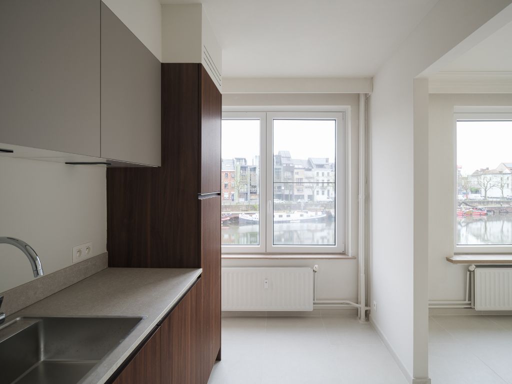 Gerenoveerd 2 slaapkamer appartement met unieke zichten op de Gentse binnenwateren foto 2