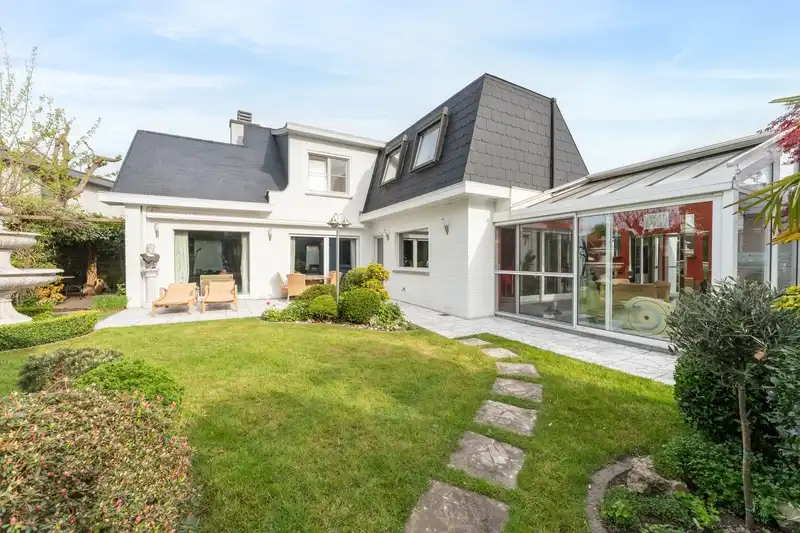 Roeselare - Stadsrand : charmante instapklare open bebouwing met prachtige tuin en ruim wooncomfort (3 slpks) 715 m² foto 2