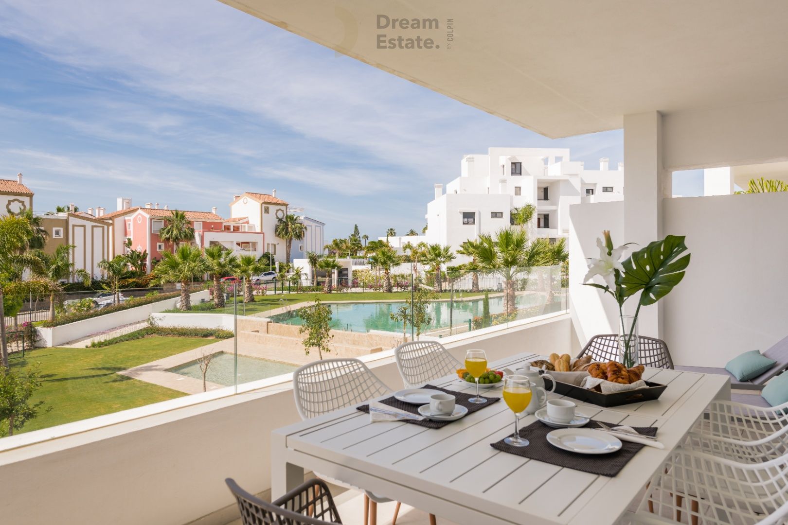 Apartament gelegen in Cortijo del Golf in El Campanario, Estepona. foto 3