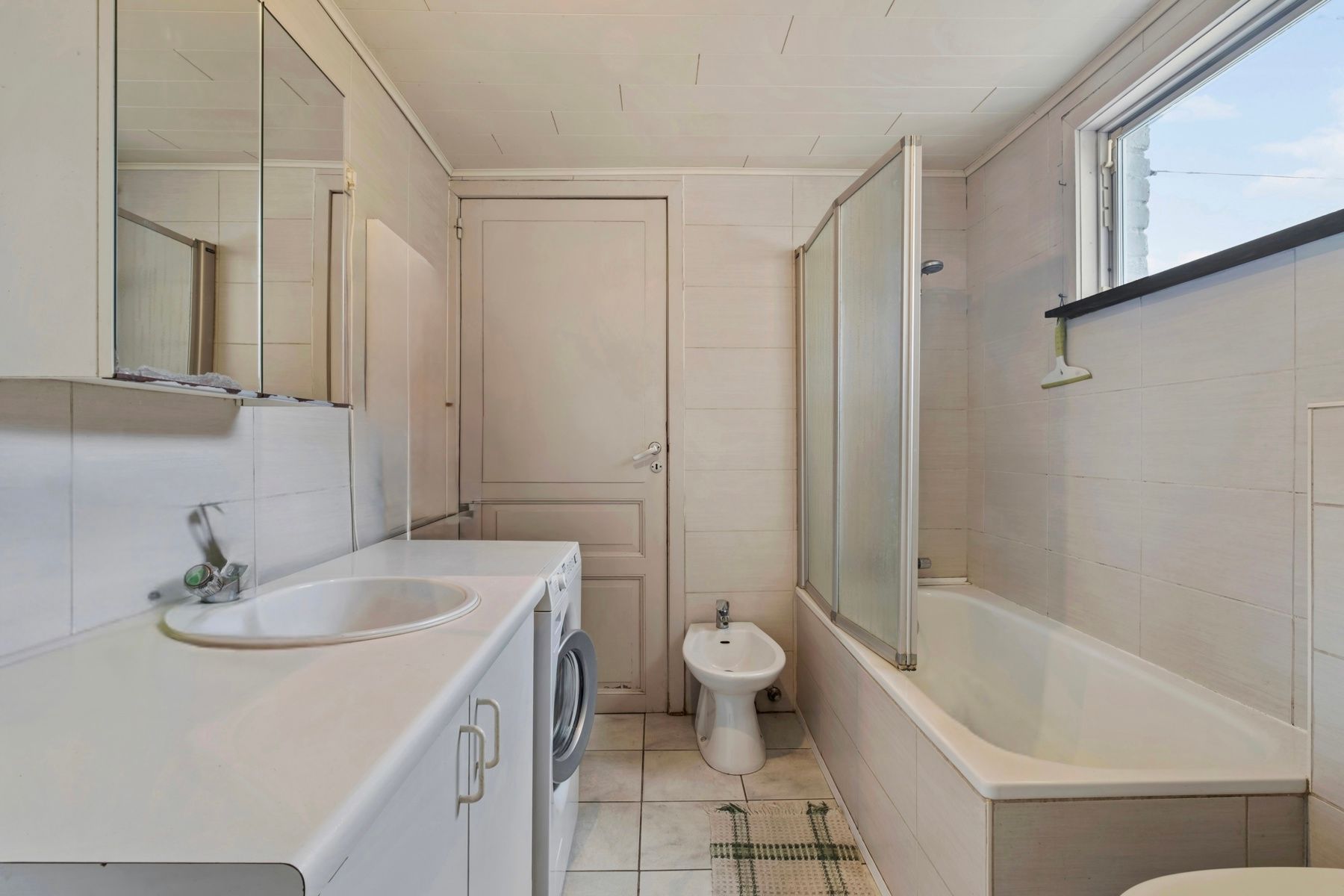 Charmant herenhuis met garage vlakbij het centrum van Gistel foto 9