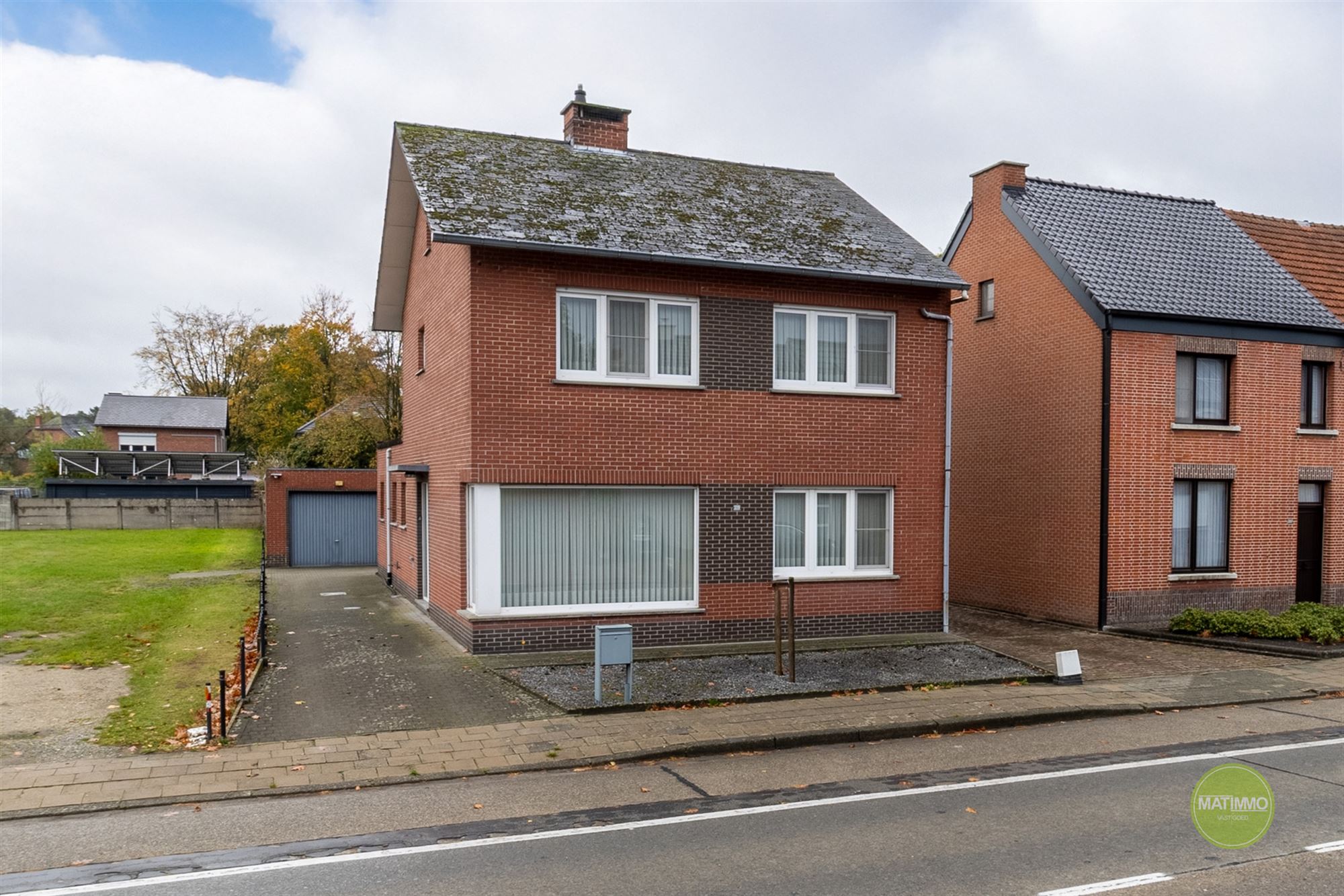 Hoofdfoto van de publicatie: Ruime woning met 3 slaapkamers te Mol-Achterbos. 