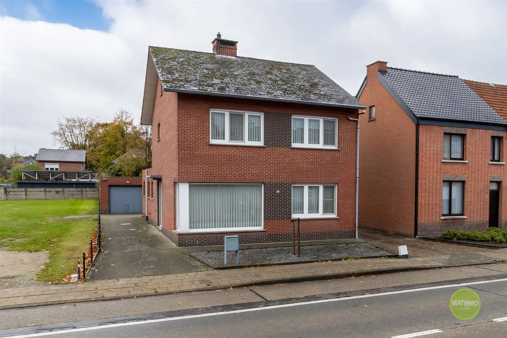 Hoofdfoto van de publicatie: Ruime woning met 3 slaapkamers te Mol-Achterbos. 