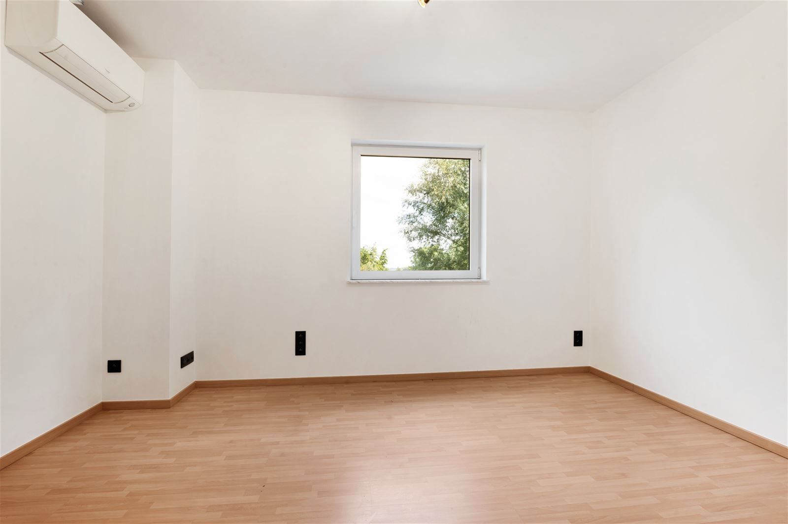Instapklare, recent gerenoveerde villa te Zwalm! foto 21