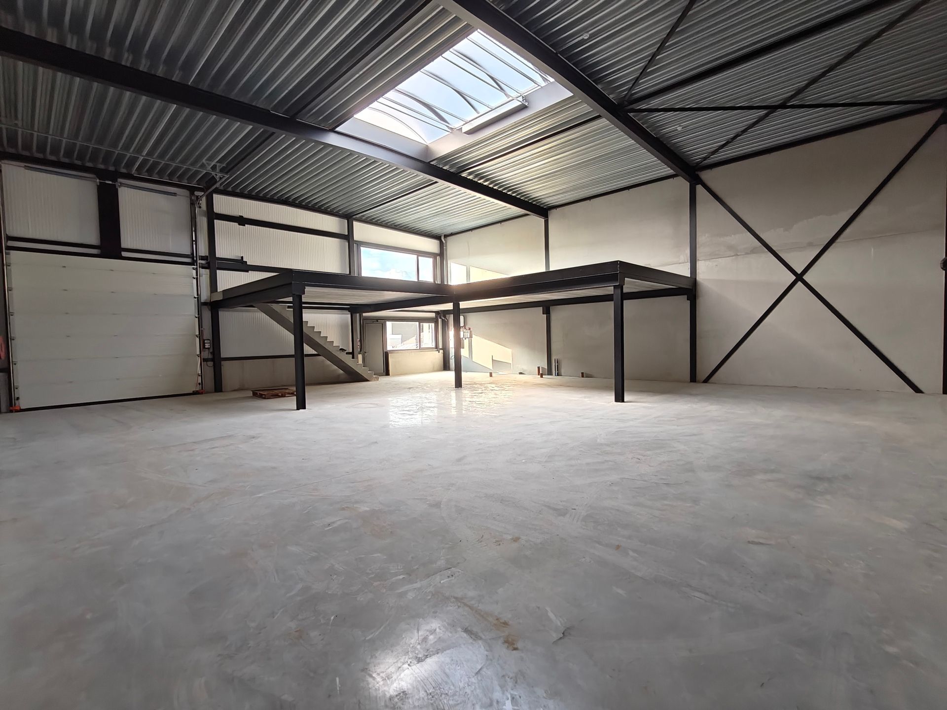 Te Huur Kmo -Unit (D) te Wilrijk foto 3