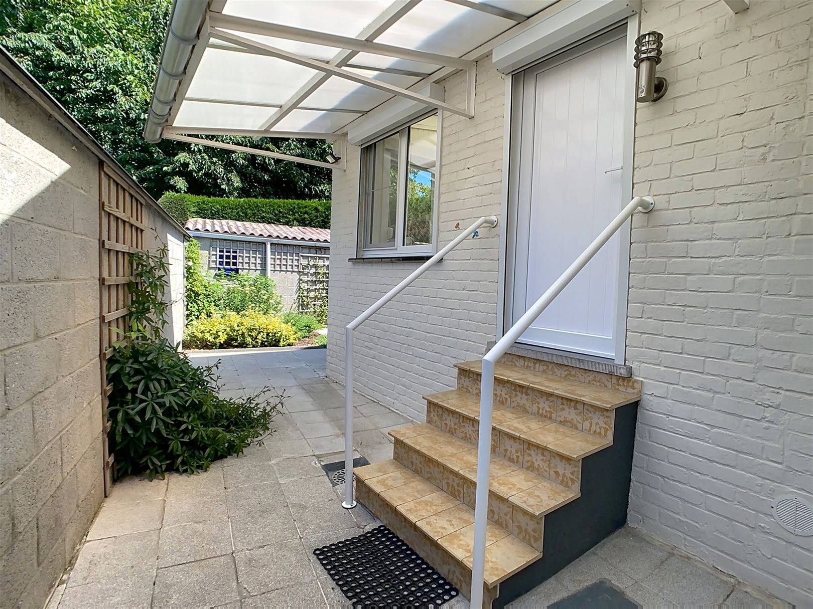 Gezellige woning, 2 slpks, terras/koer, garage, 2a 77ca  foto 5