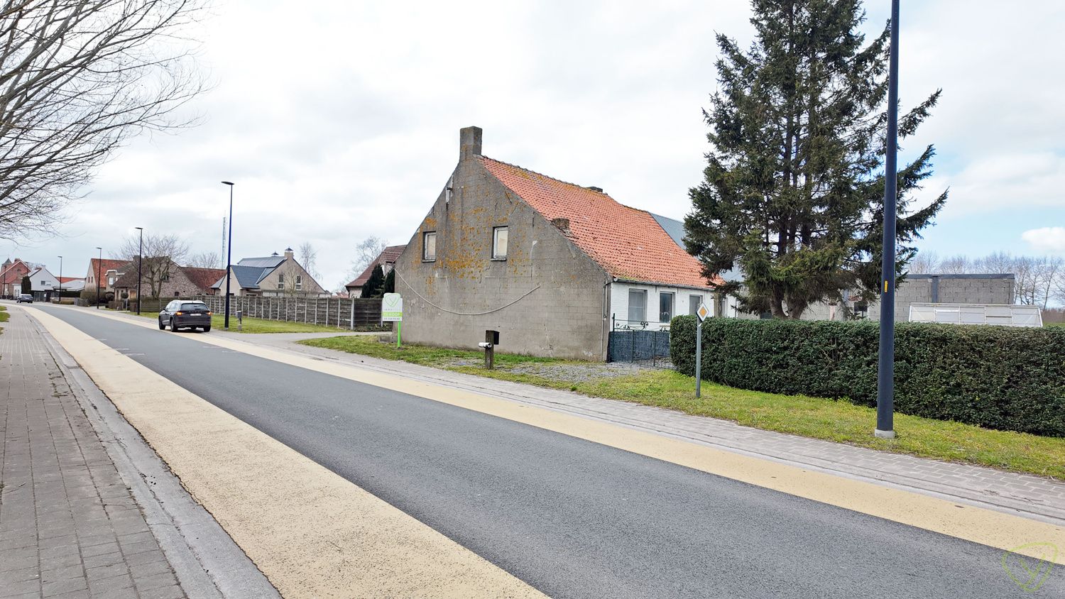 Te renoveren woning gelegen te Sint-Laureins langsheen de Vlamingstraat nabij het centrum. foto 2
