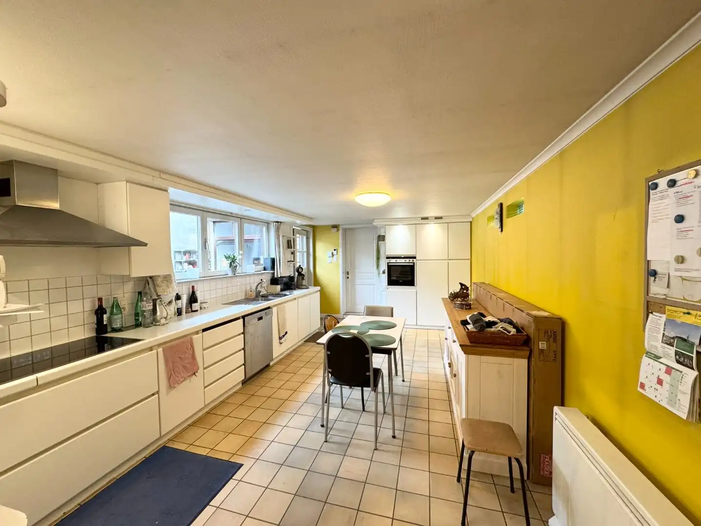 Ruime woning met 4 slaapkamers en grote tuin in centrum Oordegem foto 5