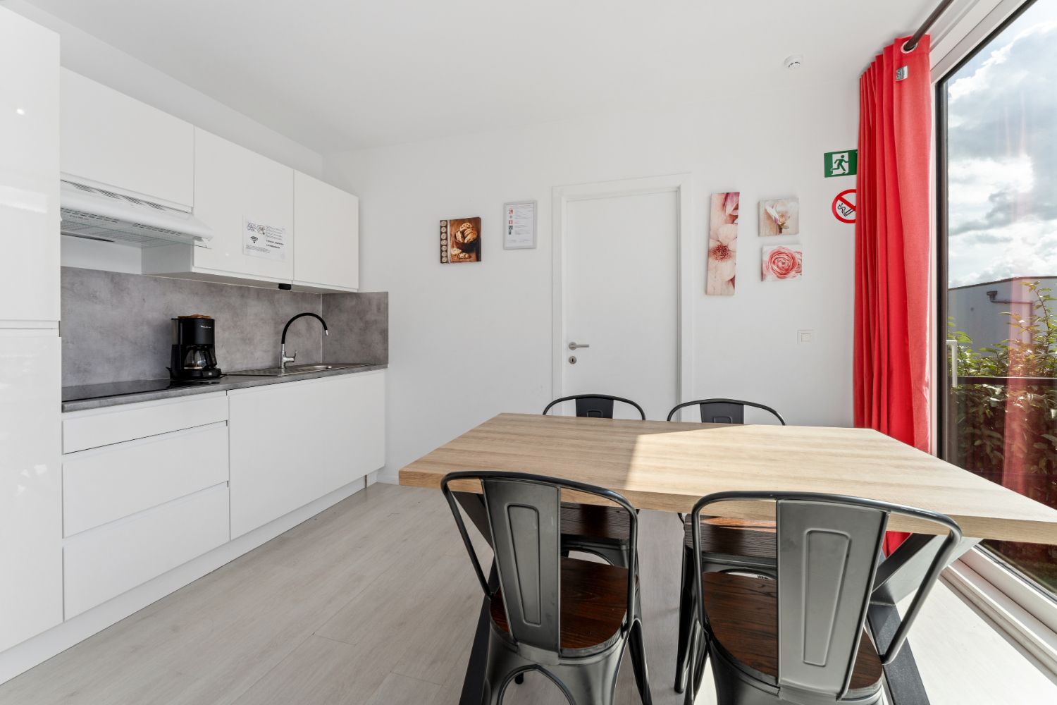 Vakantiewoning op boogscheut van het strand van Bredene foto {{pictureIndex}}