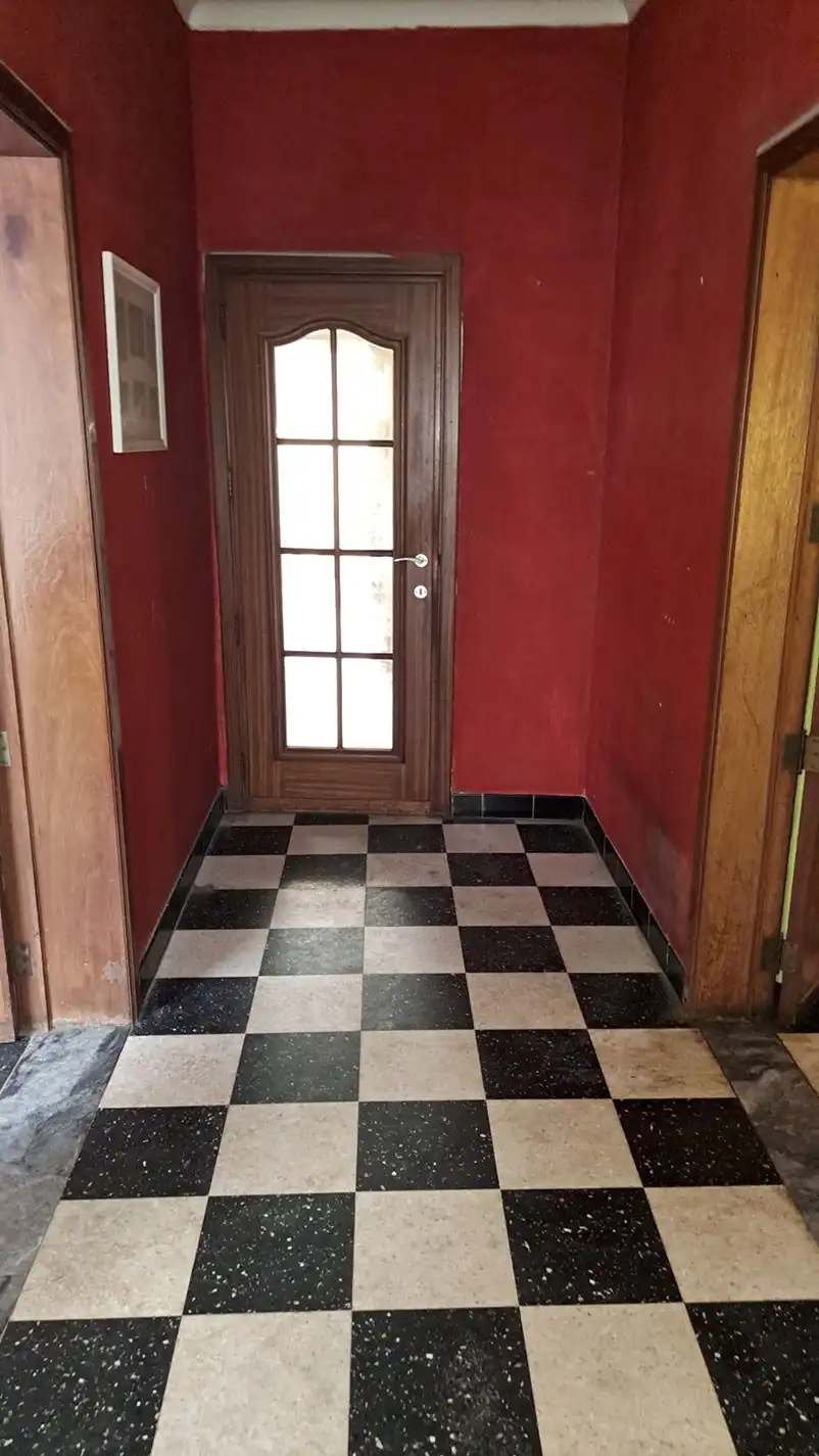 Gezinswoning met 4 slaapkamers, garage en grote tuin. foto 22