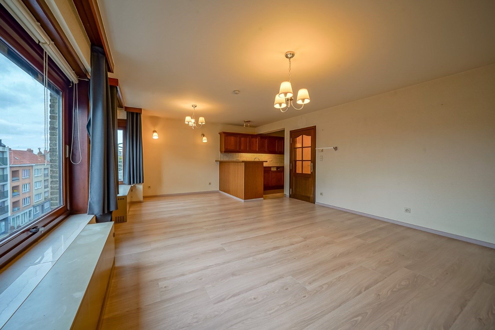 Appartement met 2 slaapkamers hoek Leffingestraat/Torhoutsesteenweg foto 2