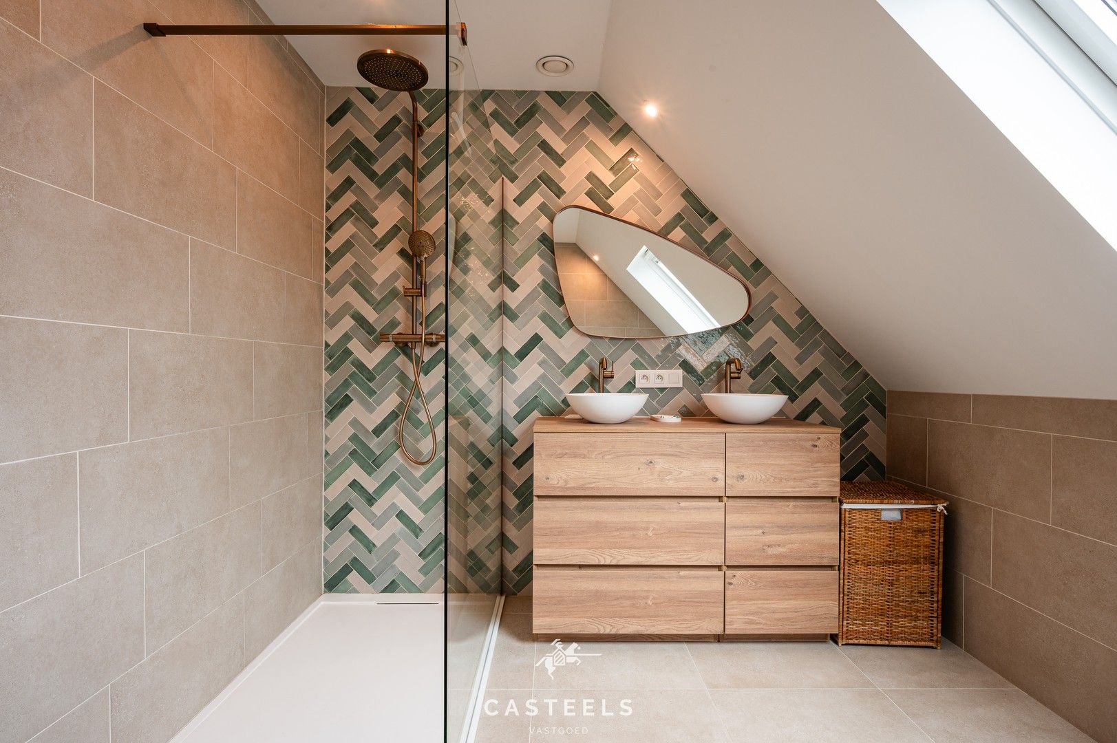 Instapklare, gerenoveerde villa met zicht op natuur te koop foto 15