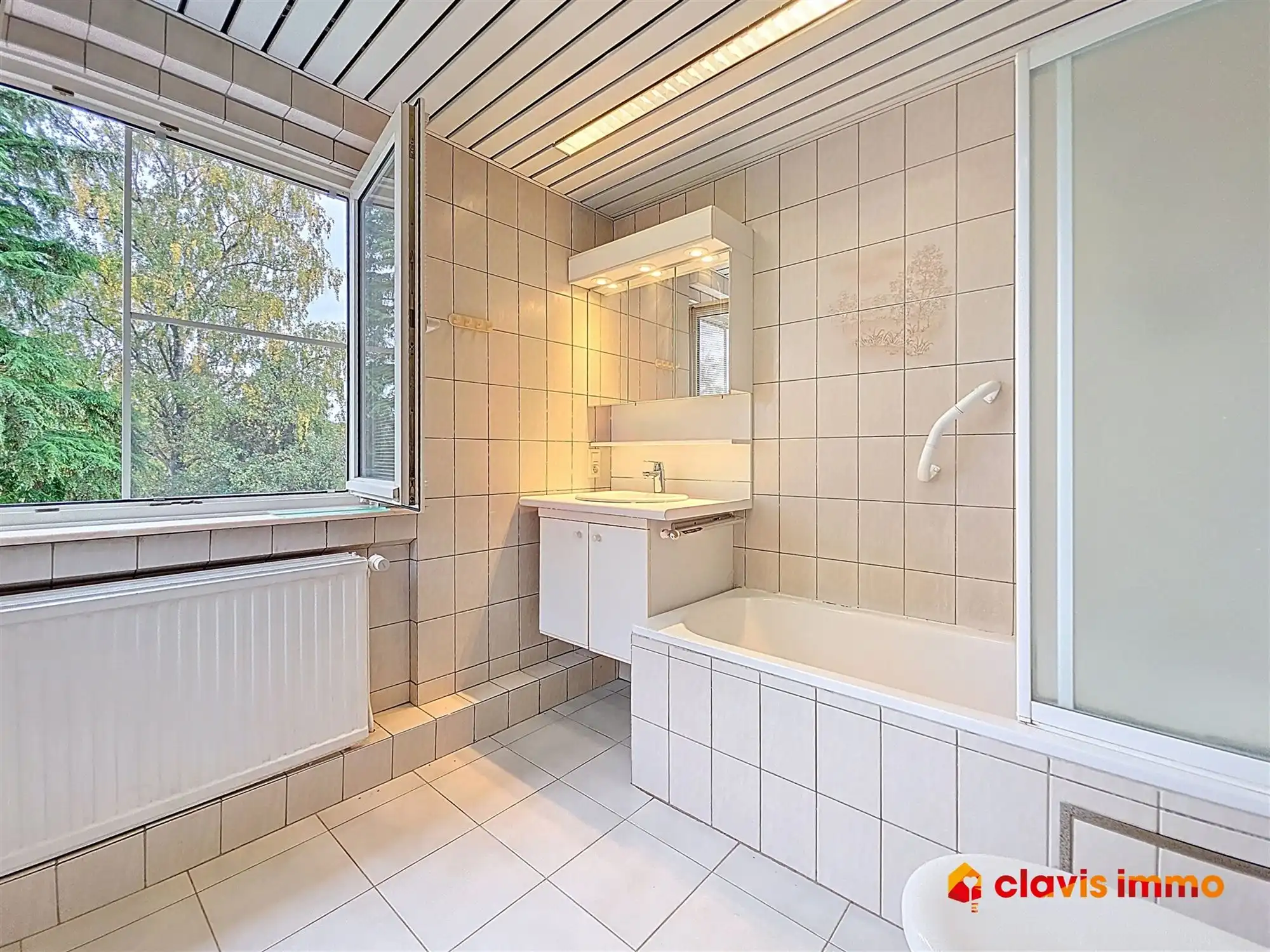 Halfopen-bebouwing in een rustige buurt foto 16